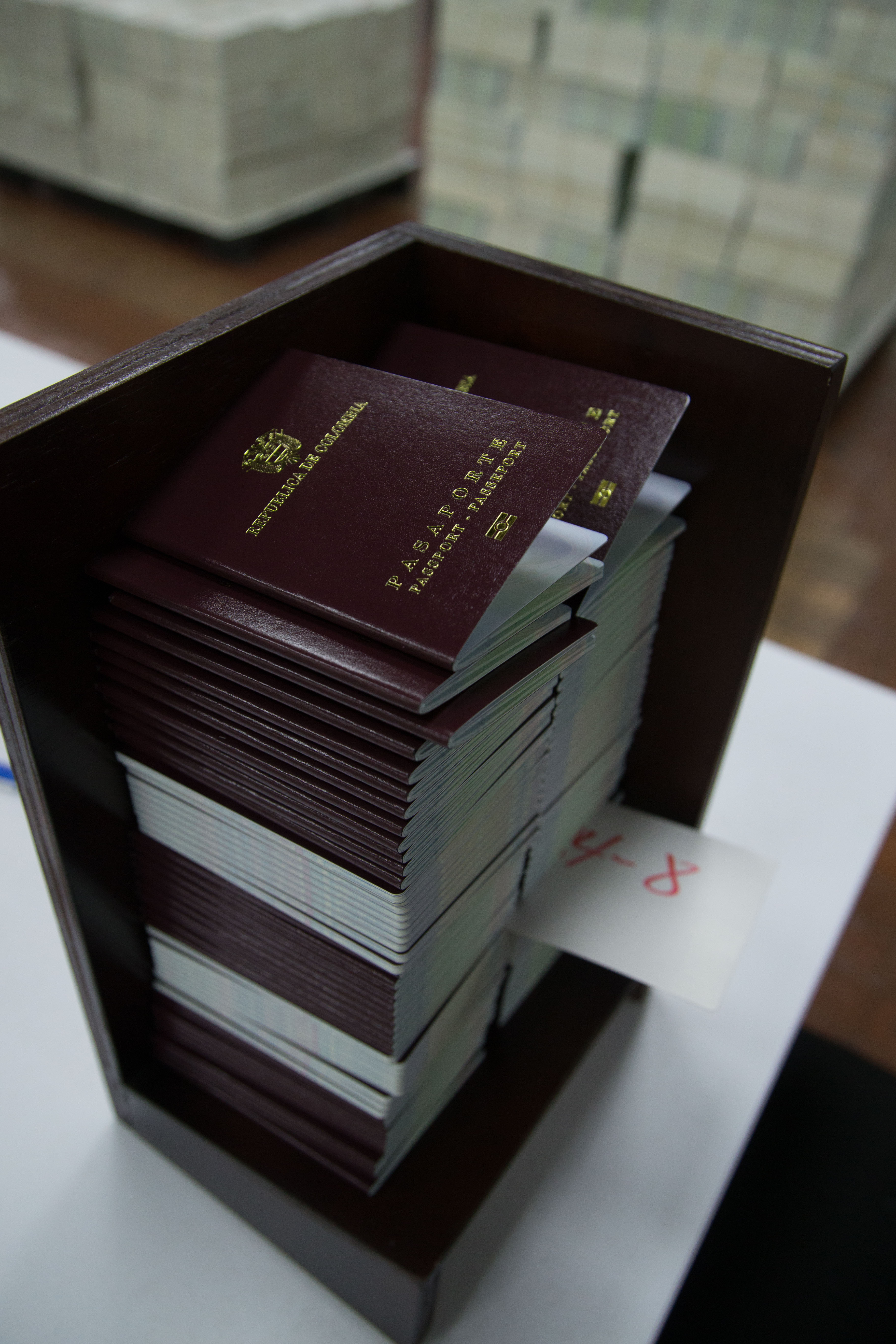 Colombia ya comenzó a expedir los pasaportes electrónicos