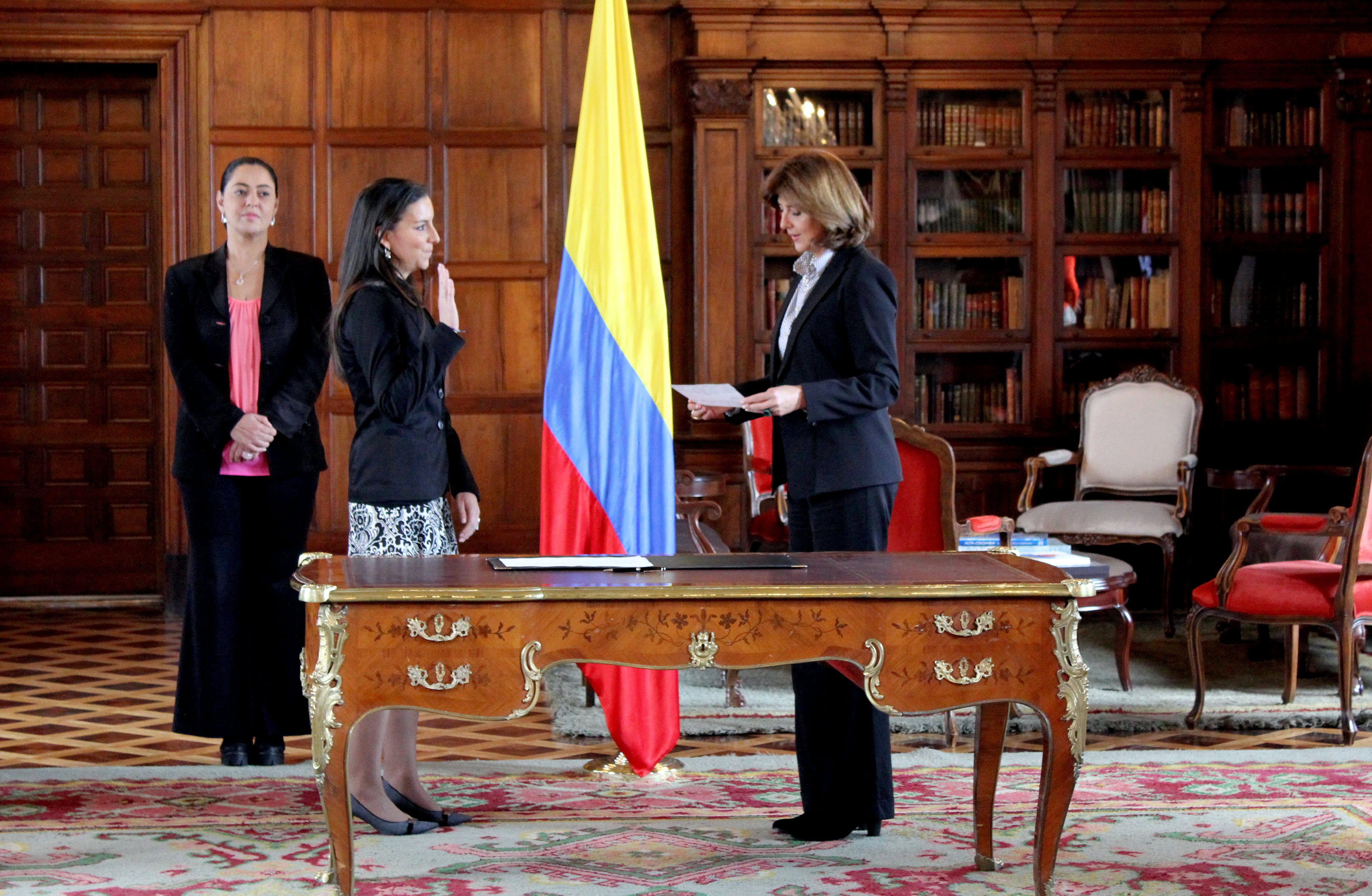 Ministra de Relaciones Exteriores, nueva directora de Asuntos Económicos, Ambientales y Sociales, Andrea Guerrero García