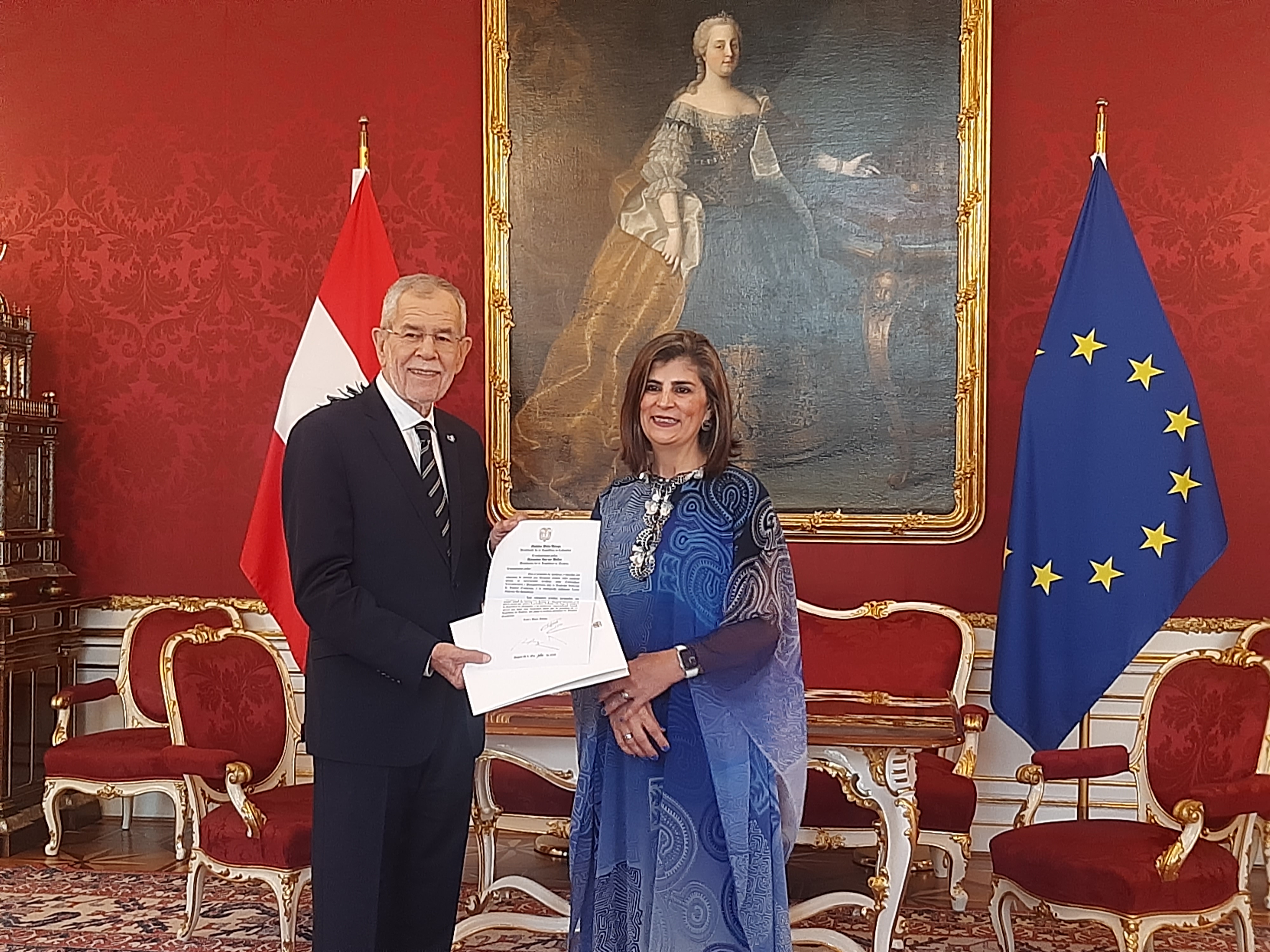 Embajadora Laura Gil presenta cartas credenciales ante el Presidente Federal de Austria