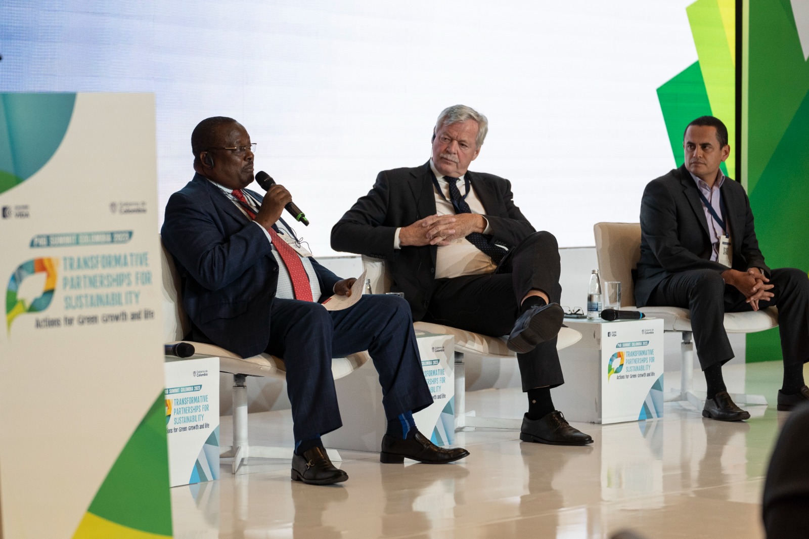 Expertos de alto nivel y líderes en el sector energía dialogaron sobre tendencias globales en movilidad eléctrica y transición energética