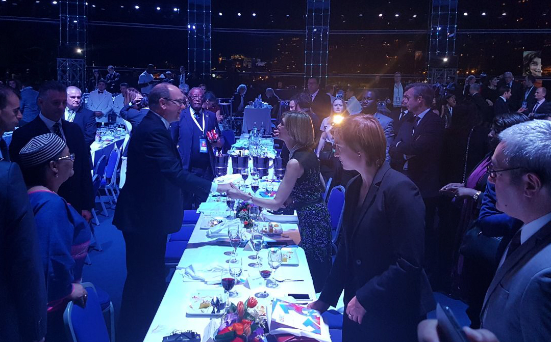 Viceministra de Relaciones Exteriores saludó al Príncipe Alberto de Mónaco, mecenas de los premios Peace and Sport, en los que Cancillería está nominada