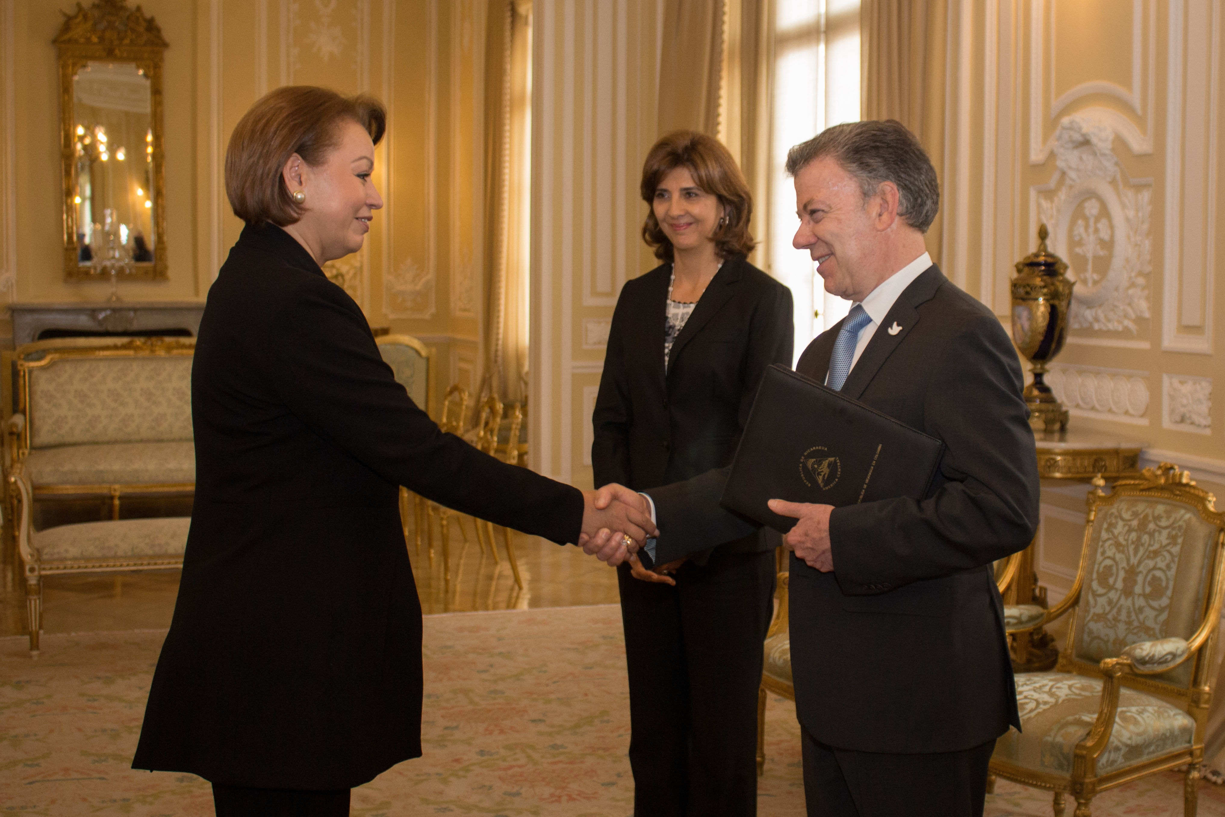 Presidente Juan Manuel Santos y Canciller María Ángela Holguín recibieron las cartas credenciales de la Embajadora de Nicaragua