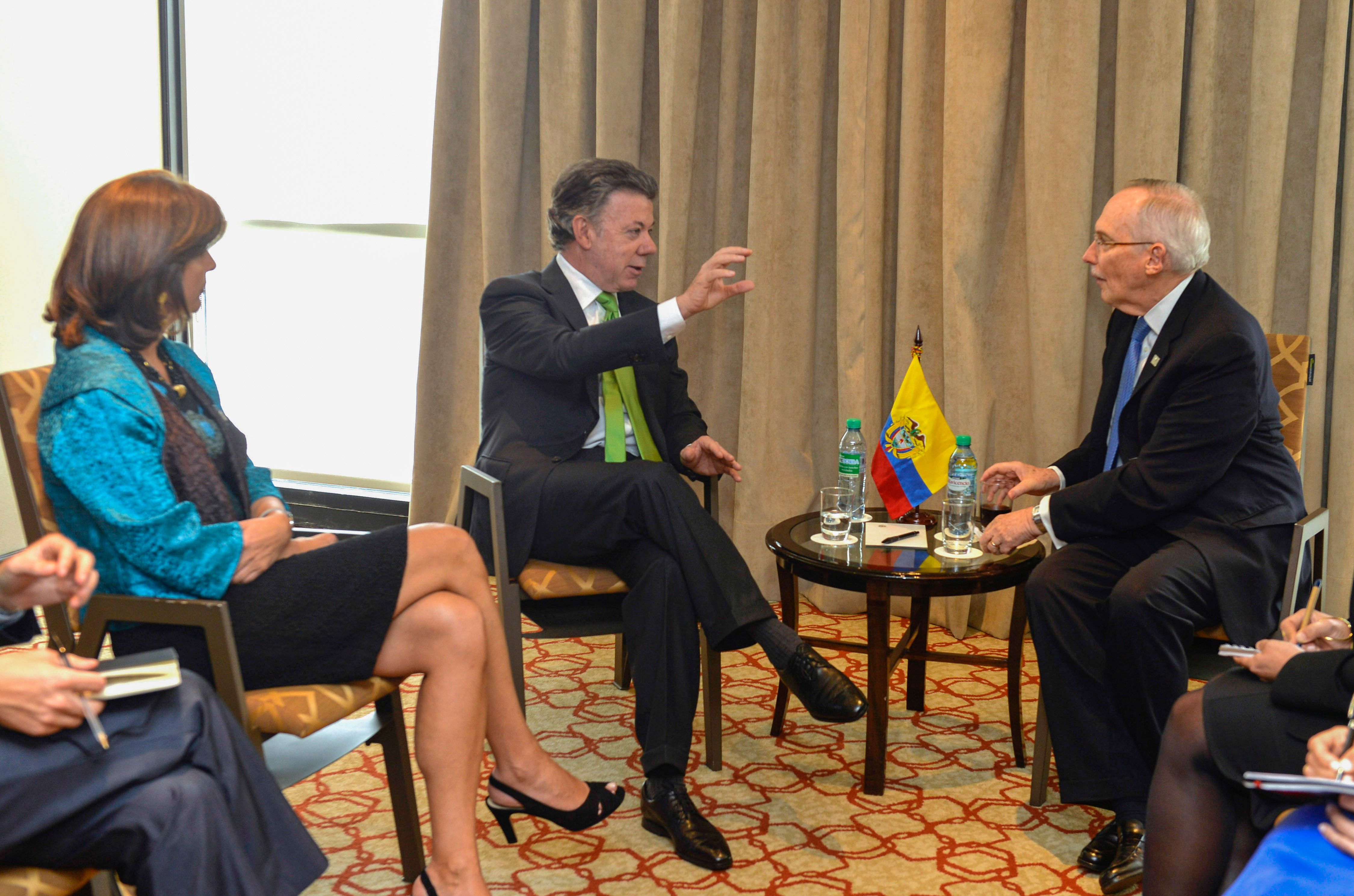 alt Ministra de Relaciones Exteriores participó en la reunión que sostuvo el Presidente Juan Manuel Santos con el jefe de Gabinete de la ONU, Edmond Mulet, en Argentina