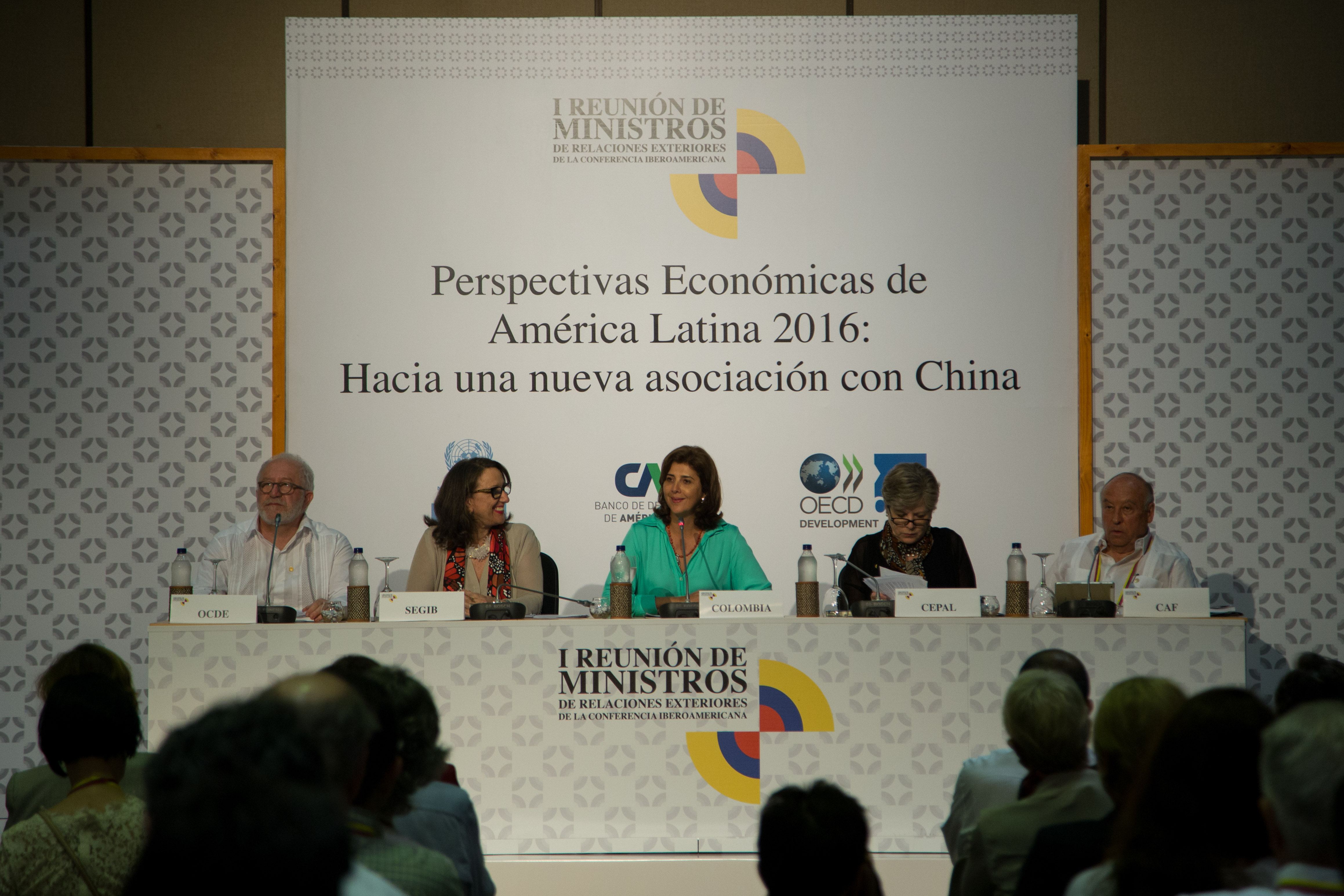 alt Canciller Holguín aseguró que el informe de ‘Perspectivas Económicas de América Latina 2016’, “aporta interesantes elementos para la discusión política sobre el fortalecimiento de los lazos entre China y la región”