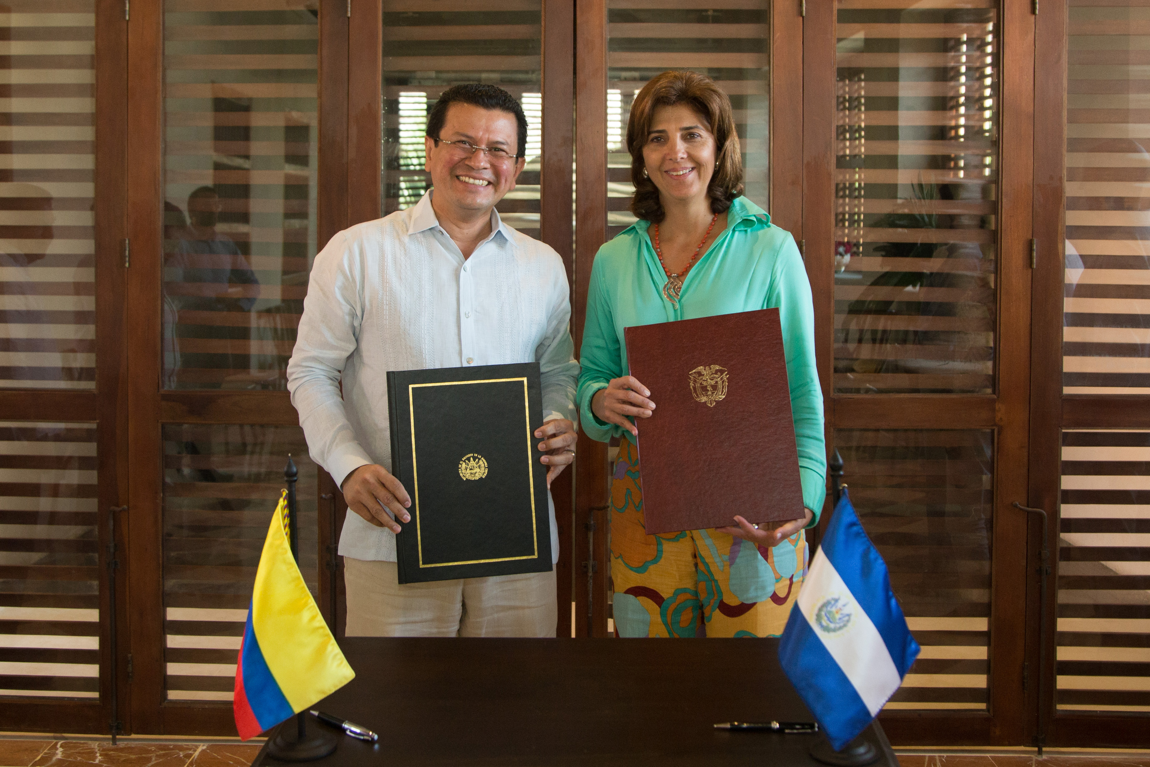 alt Comunicado Conjunto de los Ministros de Relaciones Exteriores de Colombia y El Salvador con ocasión de la Primera Reunión del Mecanismo de Consulta y Coordinación Bilateral