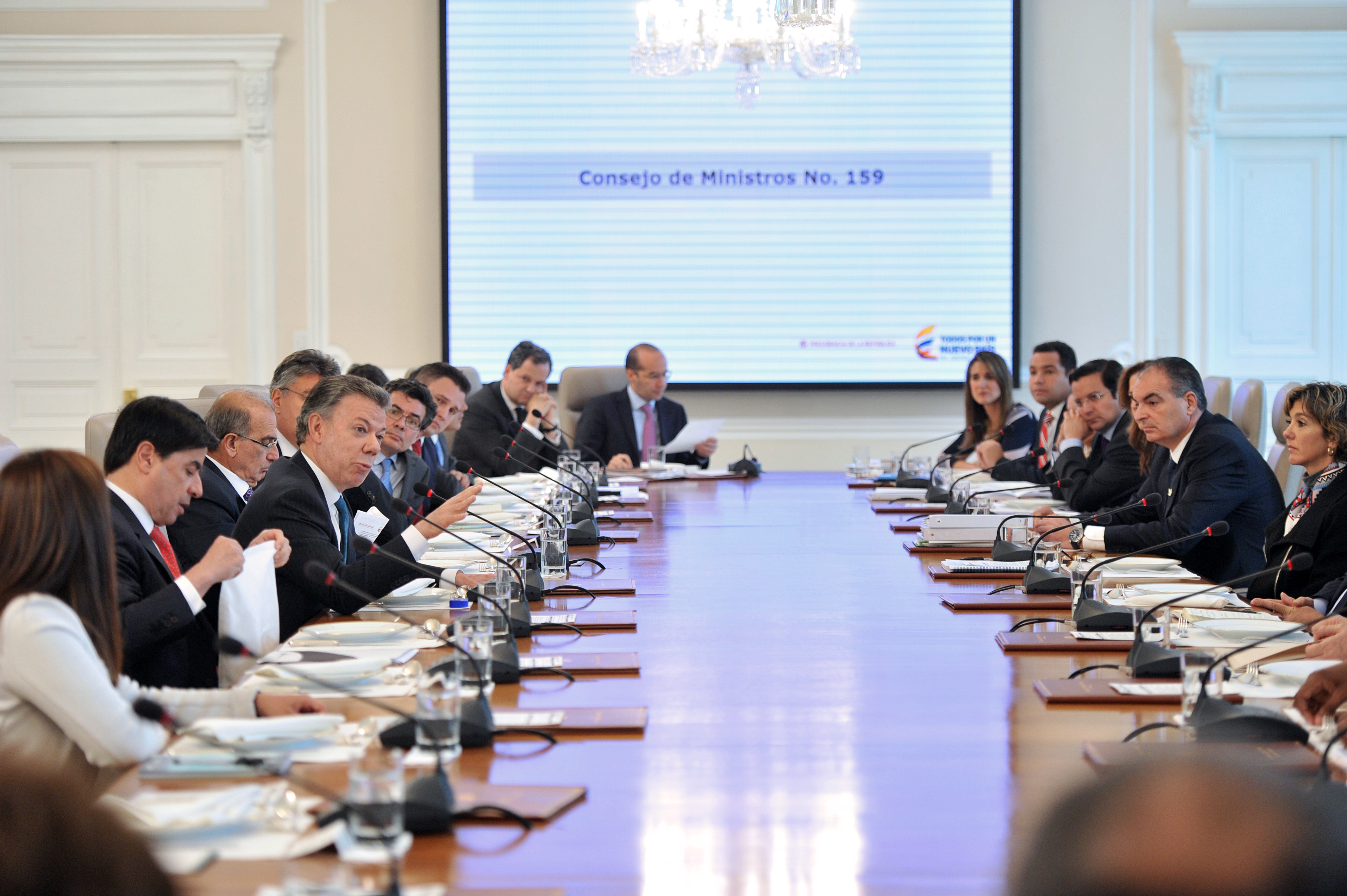 El Presidente Juan Manuel Santos lideró el Consejo de Ministros, al que asistió la Viceministra Patti Londoño. En la reunión también participaron los ministros de las demás carteras del gobierno.