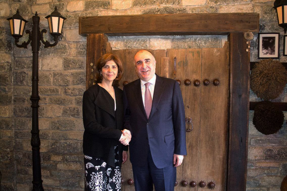 Ministra de Relaciones Exteriores, María Ángela Holguín, sostuvo encuentro con su homólogo de Azerbaiyán, Elmar Mammadyarov