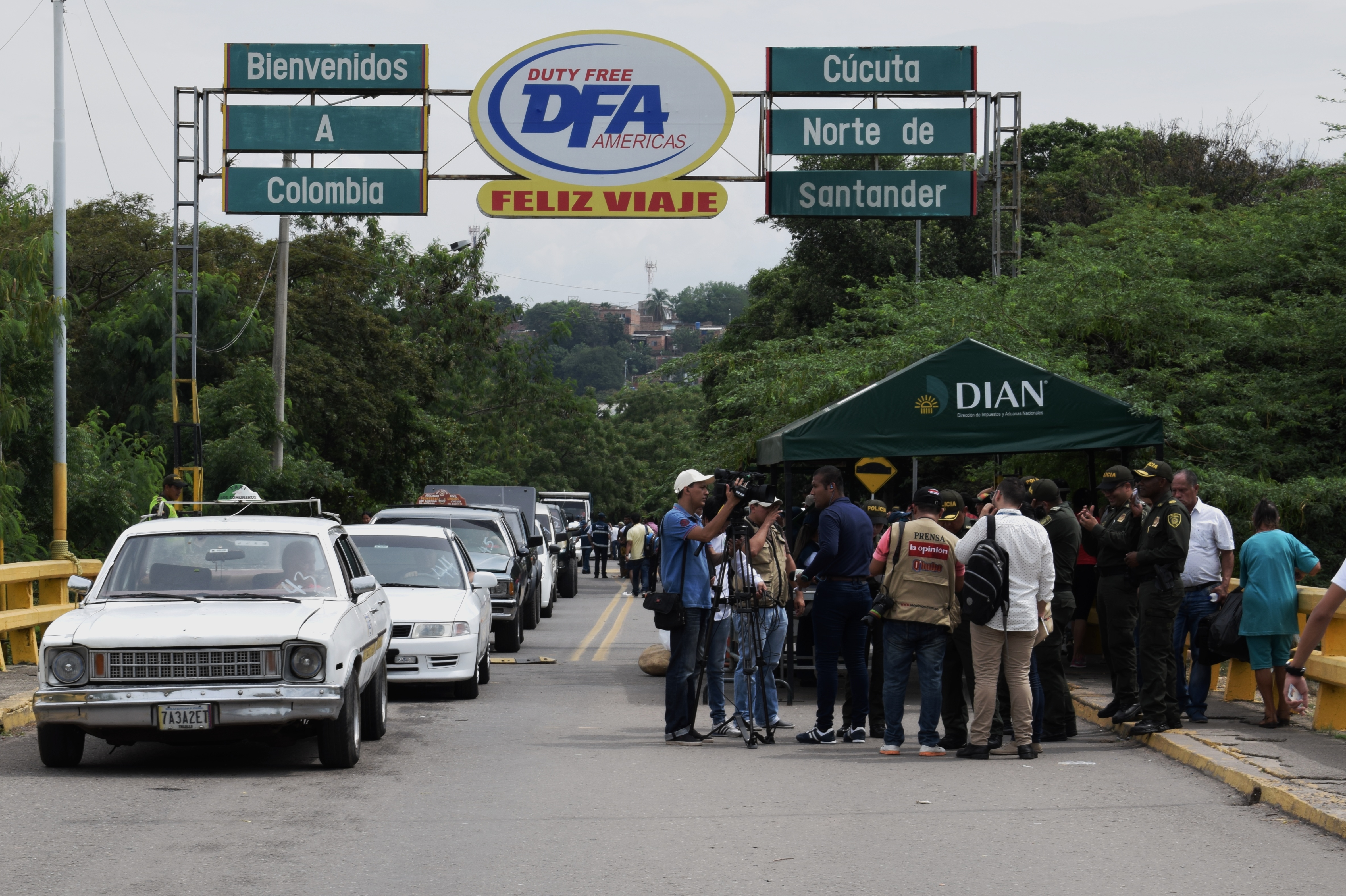 Cúcuta, (abr. 30/17). Un exitoso balance para el retorno de vehículos hacia su país de matrícula se dio este domingo 30 de abril, gracias a la apertura de la frontera entre Colombia y Venezuela. En total cruzaron 427 vehículos 