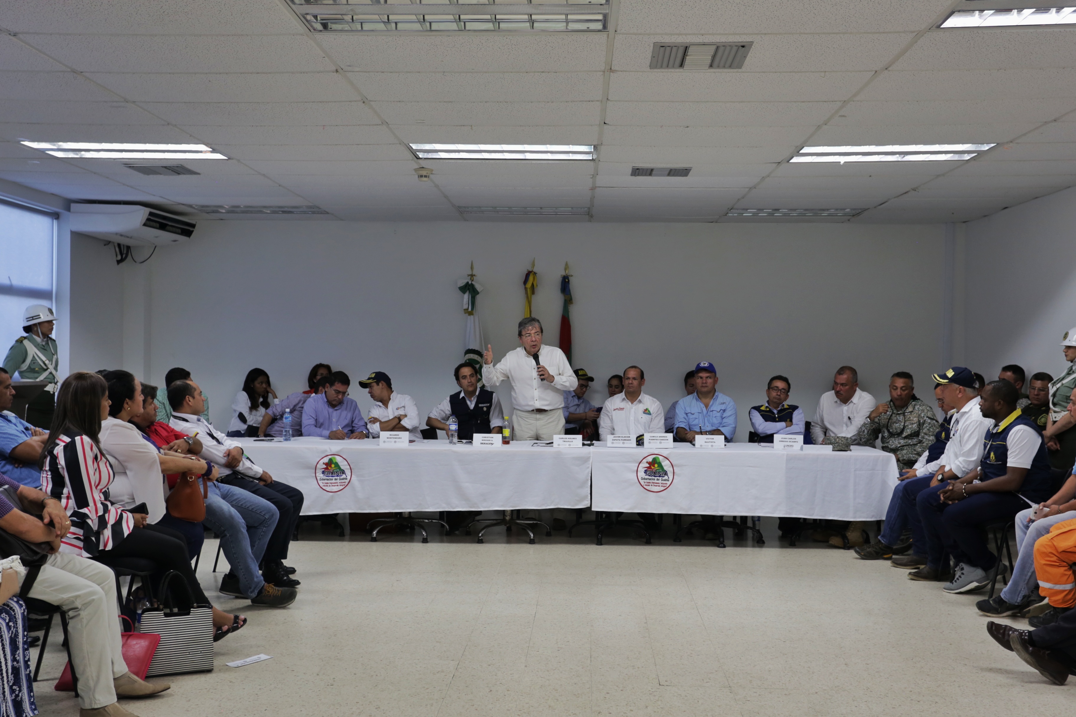 Canciller Carlos Holmes Trujillo presidió la Mesa de Frontera en Guanía 