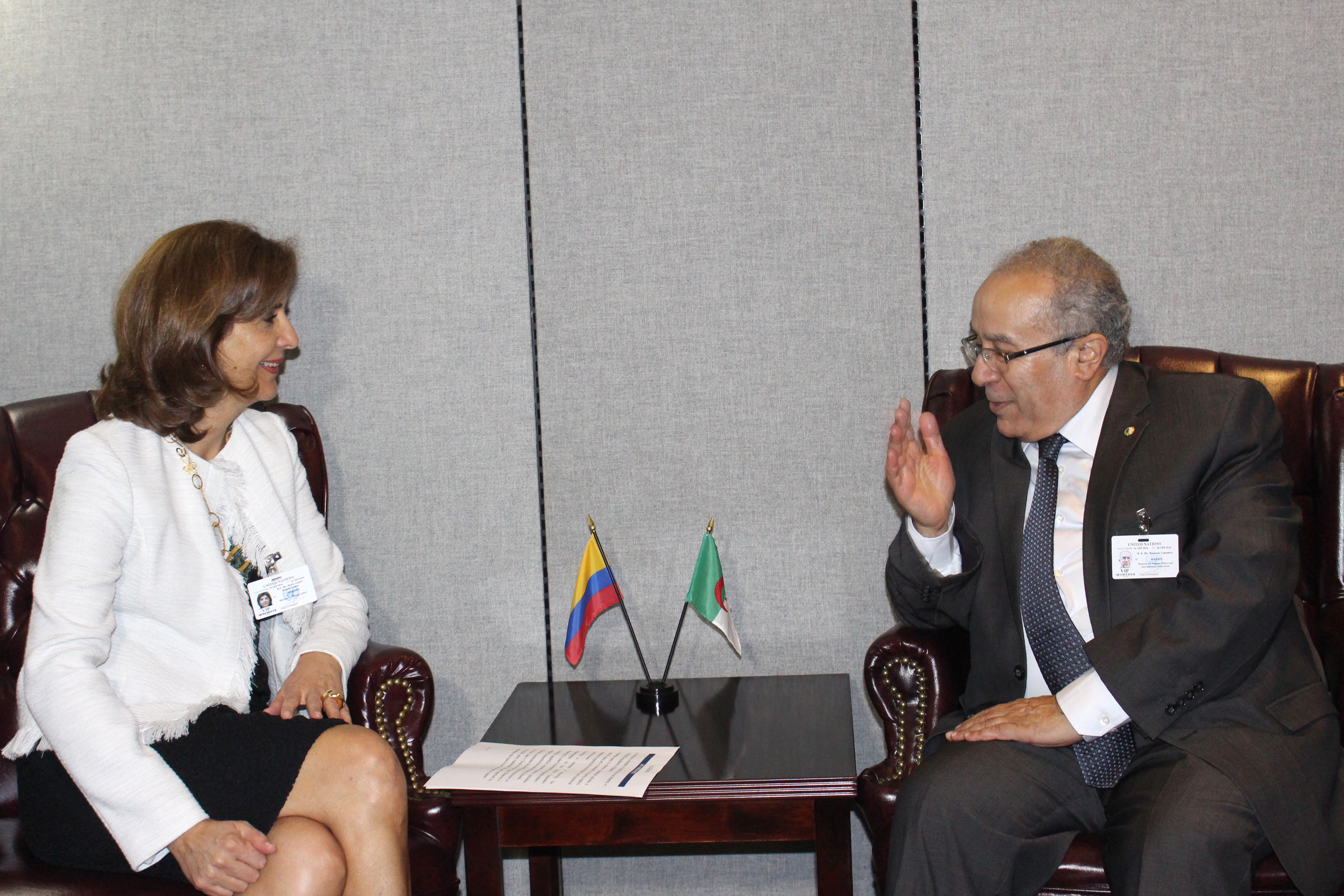 La Ministra de Relaciones Exteriores, María Ángela Holguín, sostuvo una reunión bilateral con el Ministro de Estado de Asuntos Exteriores y de la Cooperación Internacional de Argelia, Ramtane Lamamra, en la cual se destacó la importancia del Acuerdo de Paz en Colombia, y se manifestó el interés en cooperar en materia de reconciliación y justicia transicional.