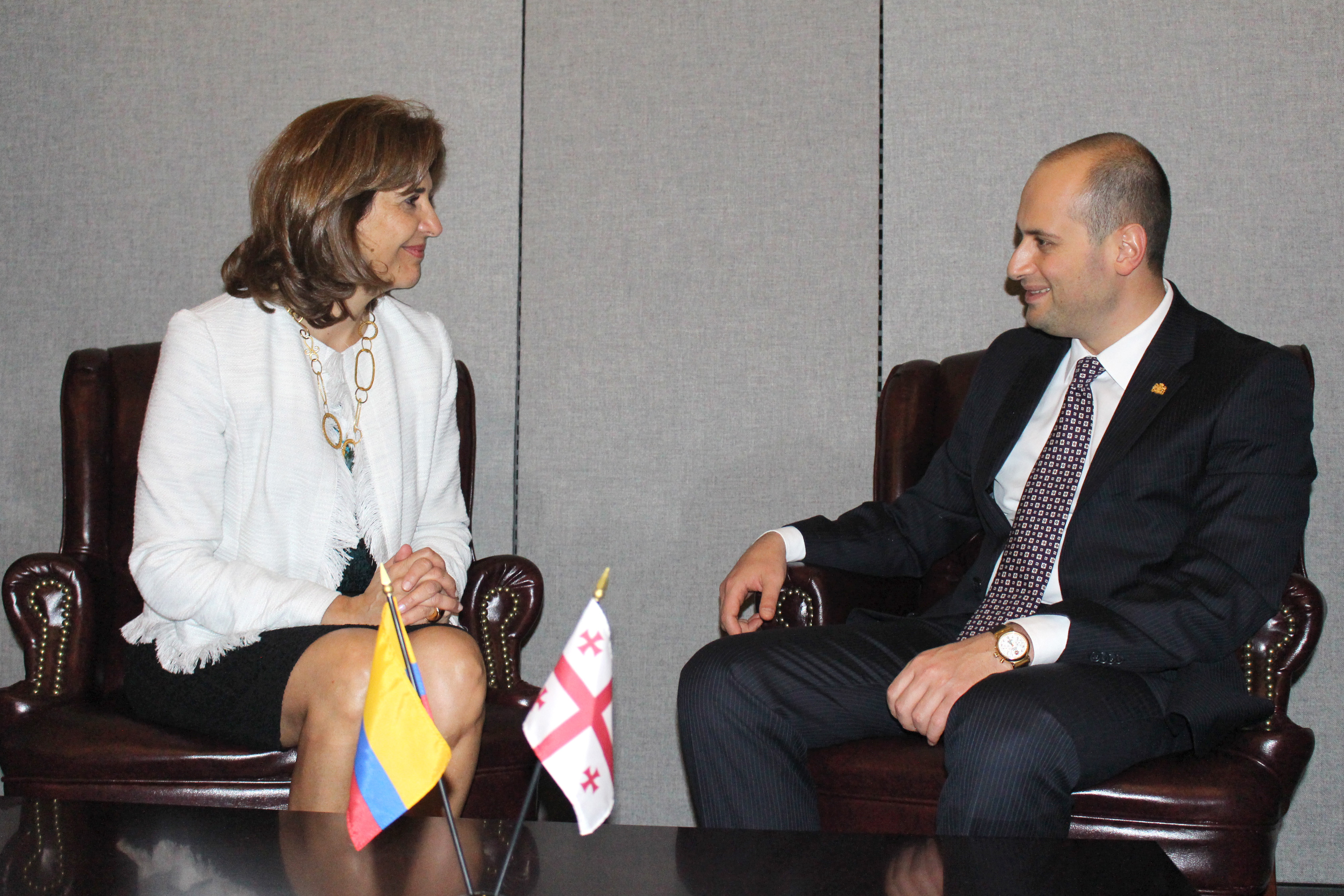 La Canciller María Ángela Holguín se reunió este miércoles, 21 de septiembre, con el Ministro de Relaciones Exteriores de Georgia, Mikheil Janelidze.