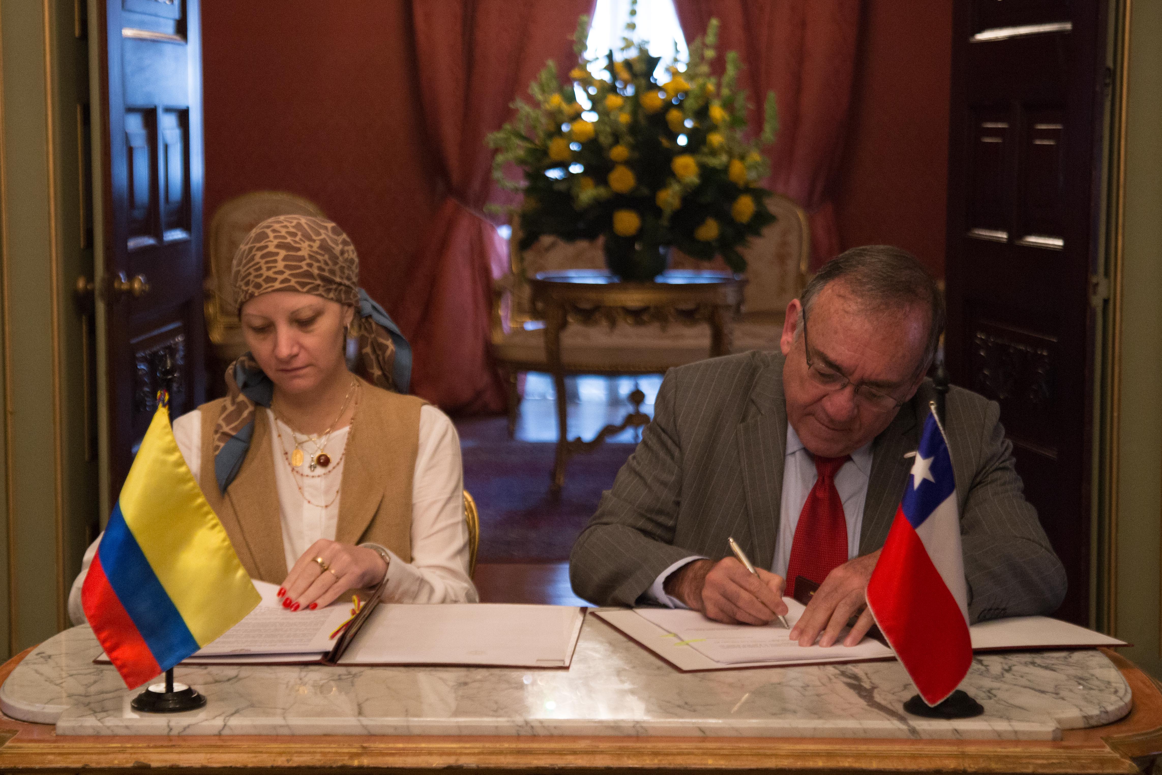 Alt: Colombia y Chile acuerdan Programa de Cooperación Técnica y Científica para la vigencia 2016 – 2018