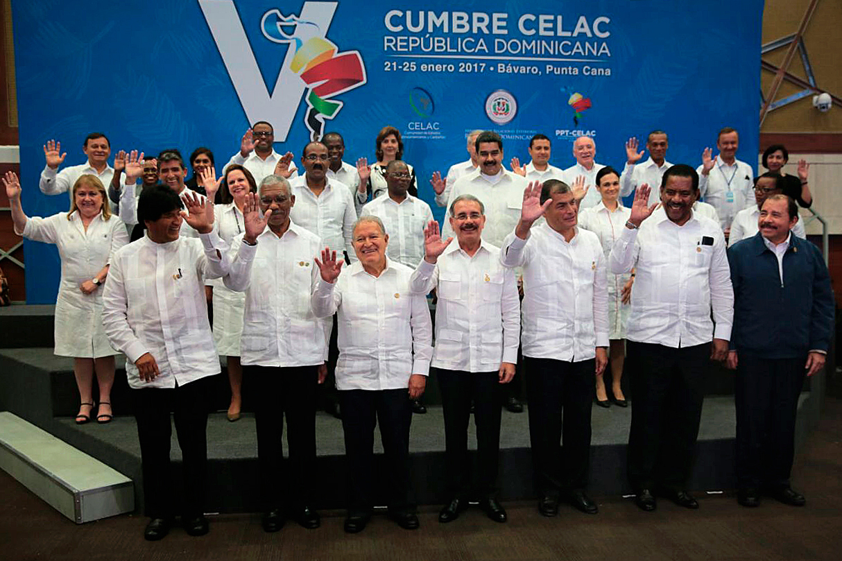 Foto oficial de V Cumbre de Jefes y Jefas de Estado y de Gobierno de la Celac  