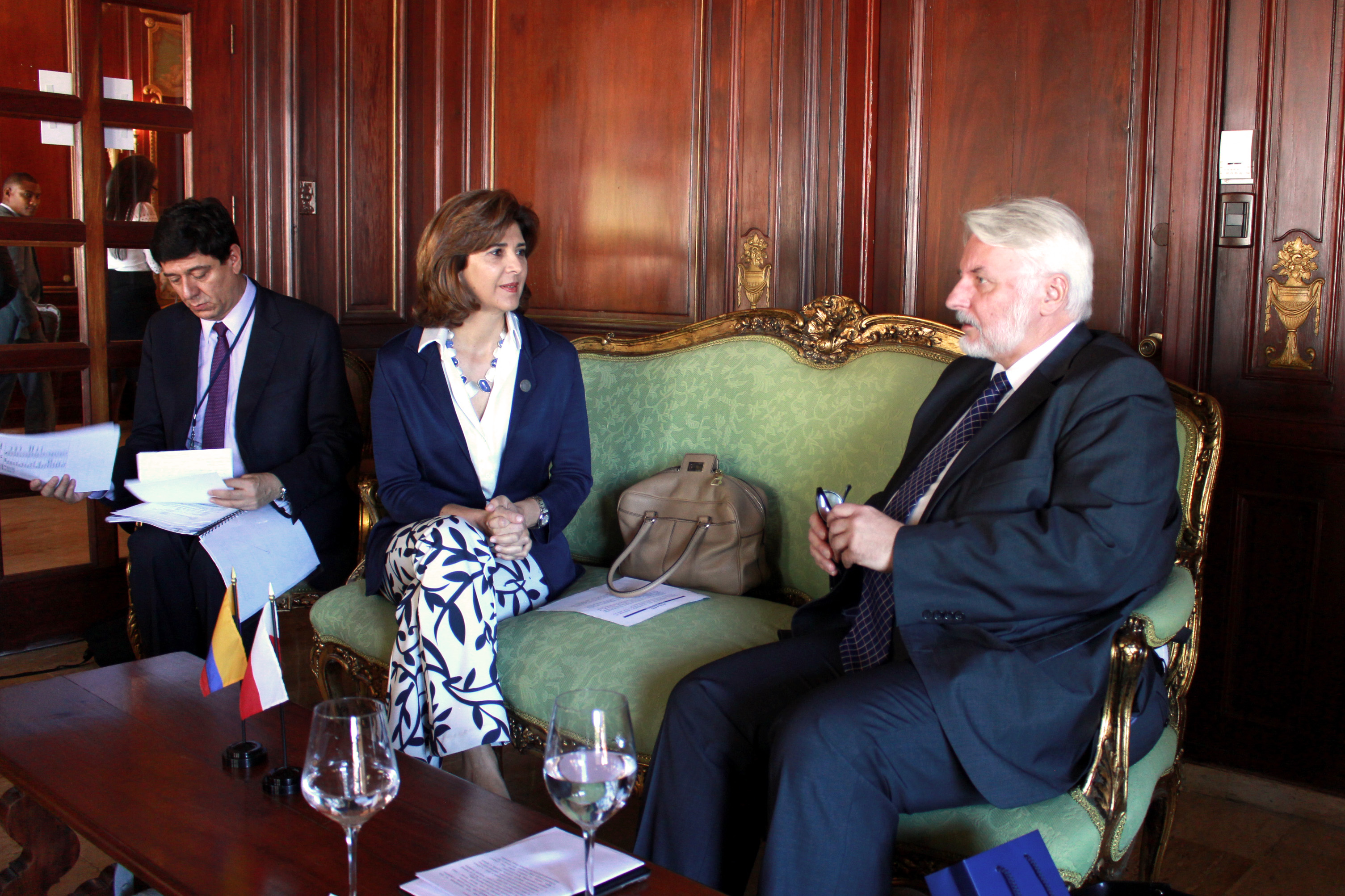 En el marco de la Cumbre CELAC-UE la Canciller María Ángela Holguín se reunió con su homólogo polaco, Witold Waszczykowski.