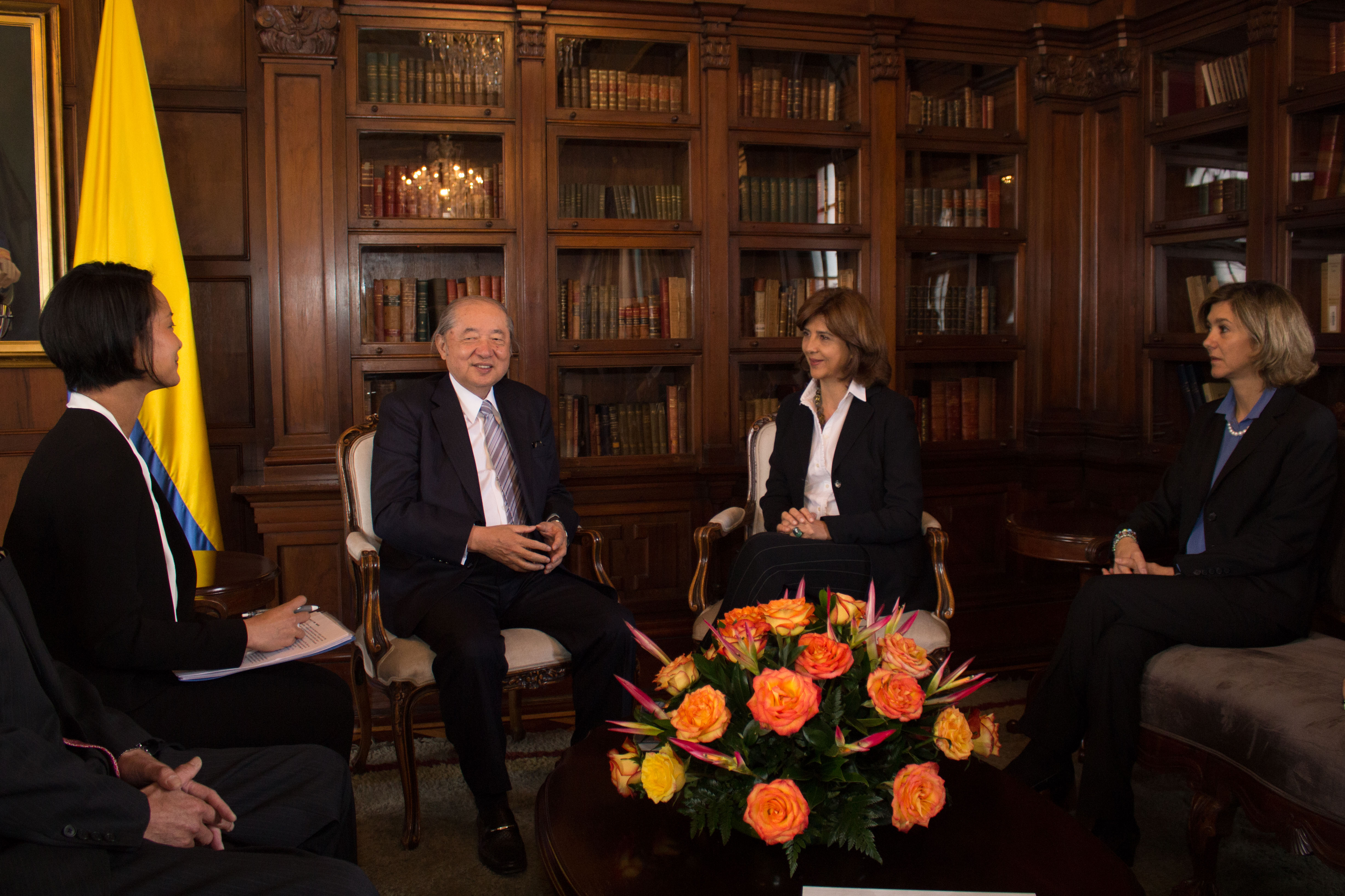 La Ministra de Relaciones Exteriores se reunió con el Presidente del Comité Económico Colombia-Japón