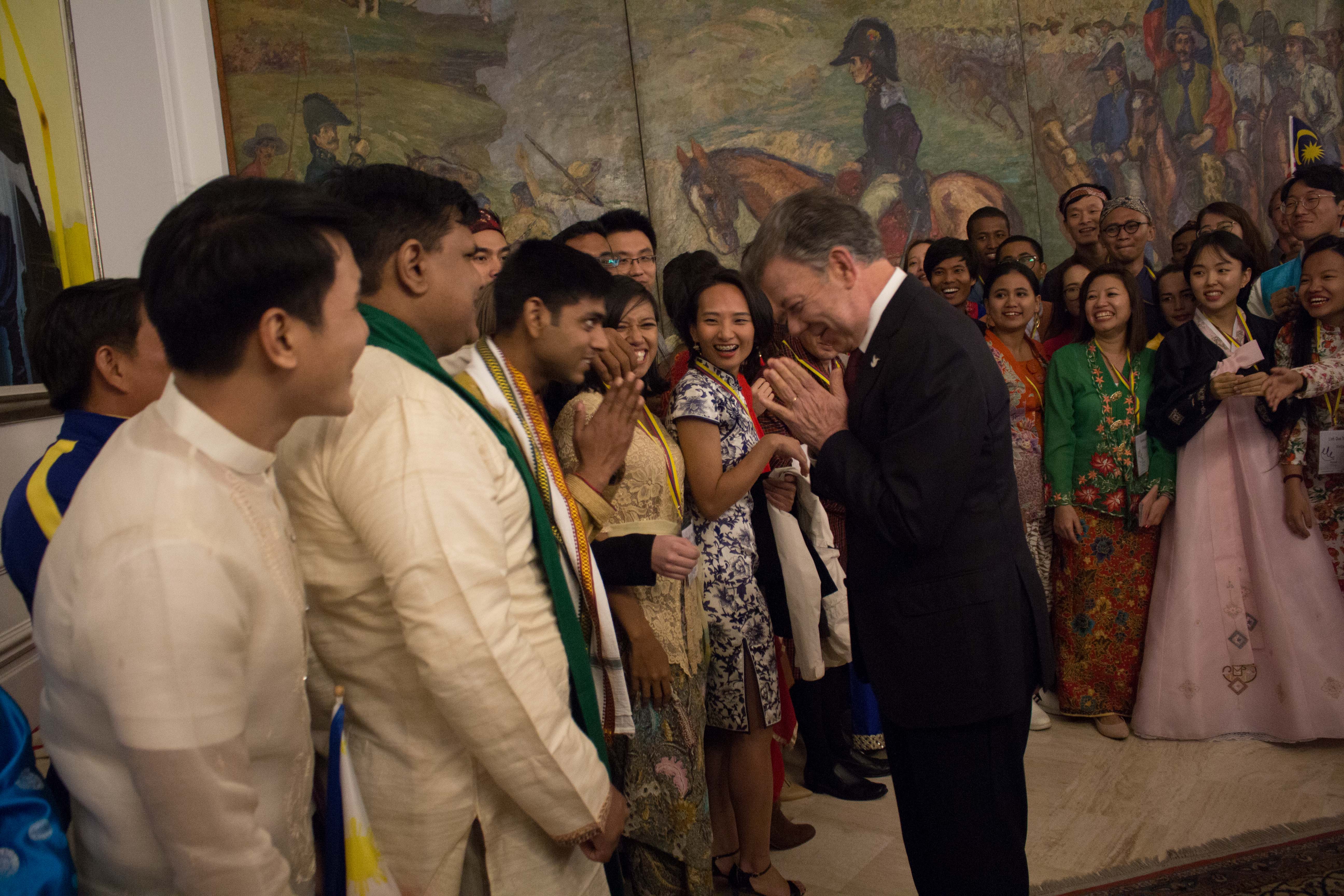 Presidente Santos saludó a becarios asiáticos que llegaron a Colombia a aprender español gracias a ELE Focalae y ELE Asia +