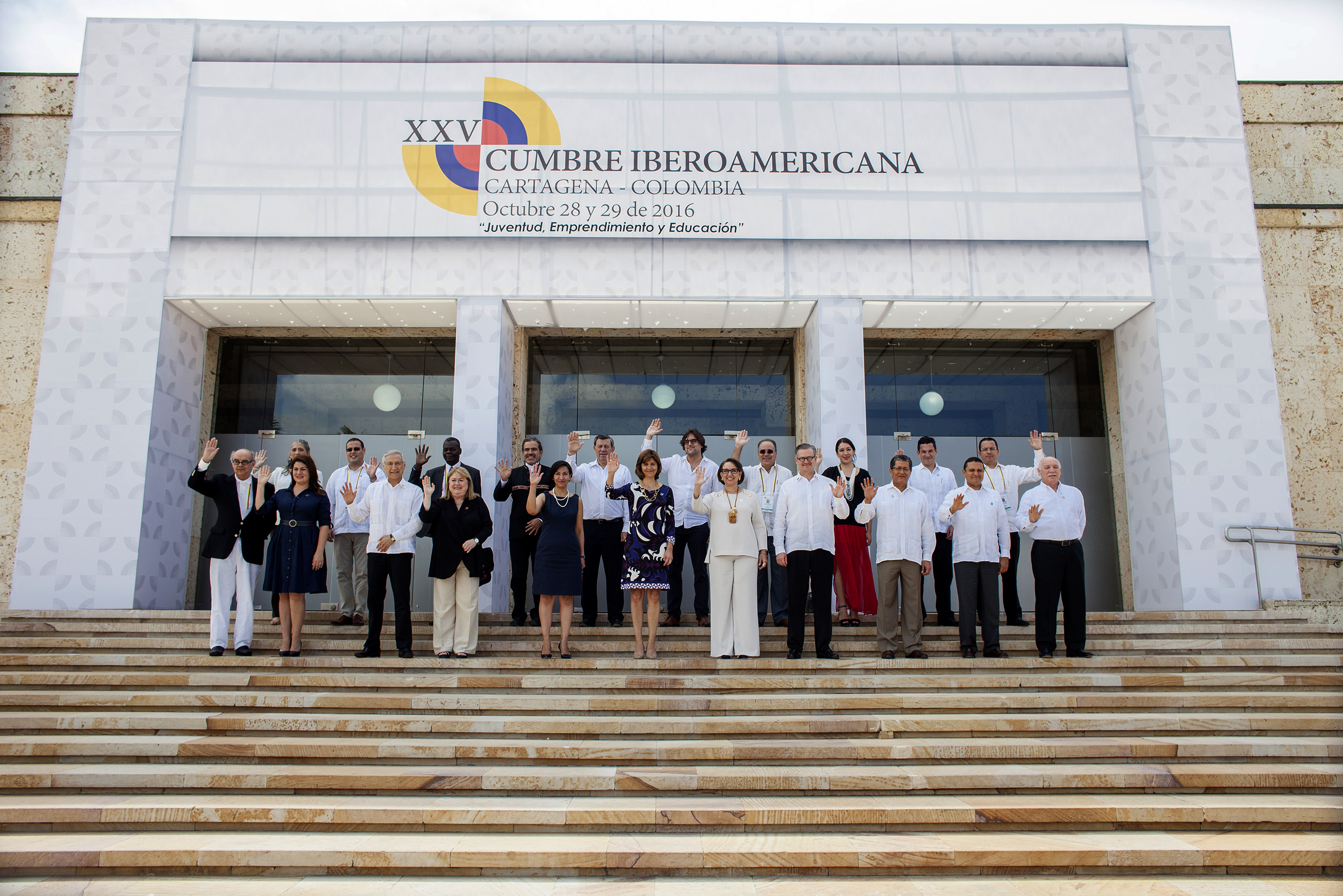 Como preámbulo a la XXV Cumbre Iberoamericana de jefes de Estado y de Gobierno, los cancilleres de los países iberoamericanos se reunieron en el Centro de Convenciones de Cartagena de Indias, Julio César Turbay Ayala