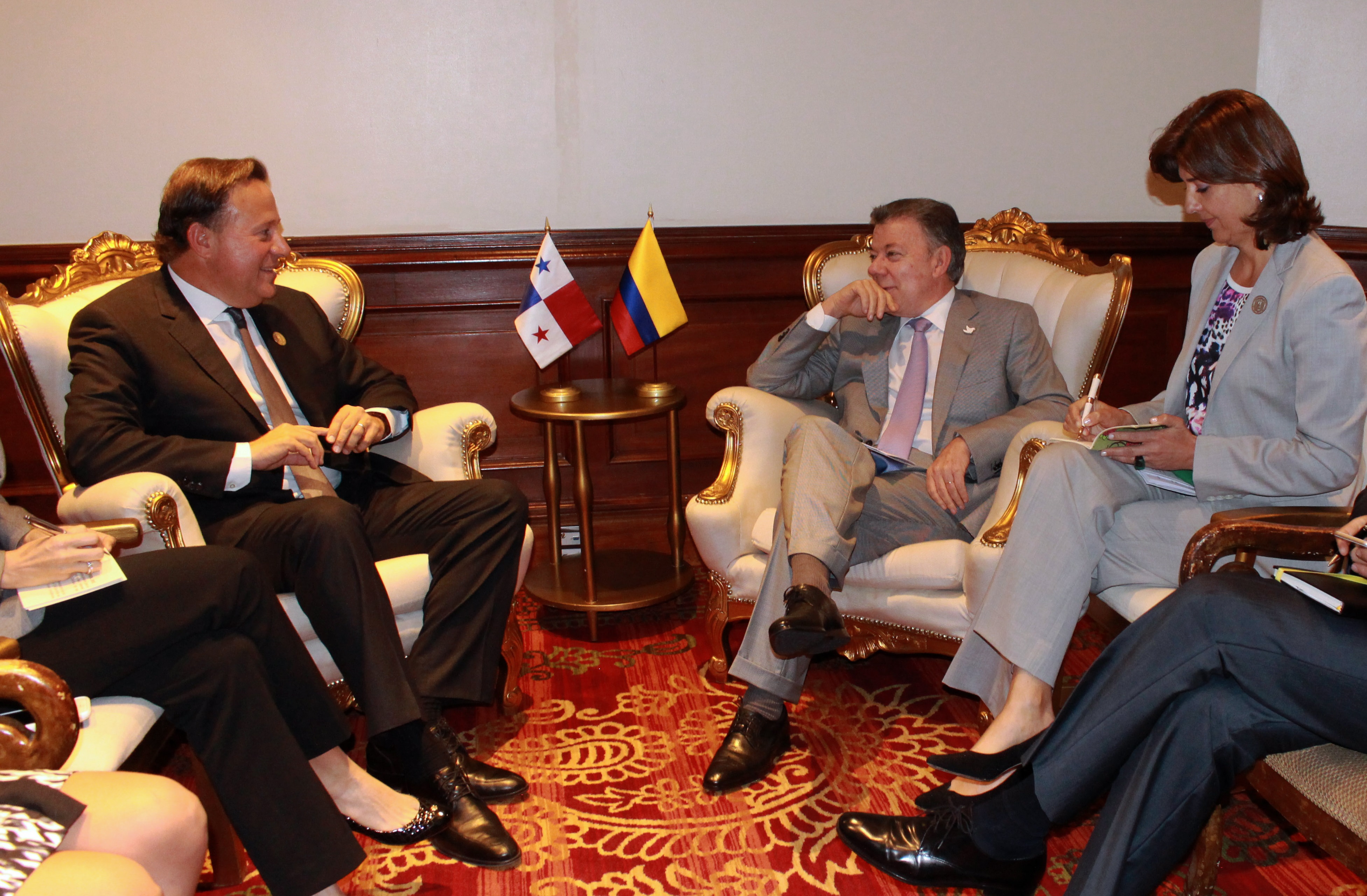 Presidente Juan Manuel Santos y Canciller María Ángela Holguín se reunieron con el Primer Mandatario de Panamá