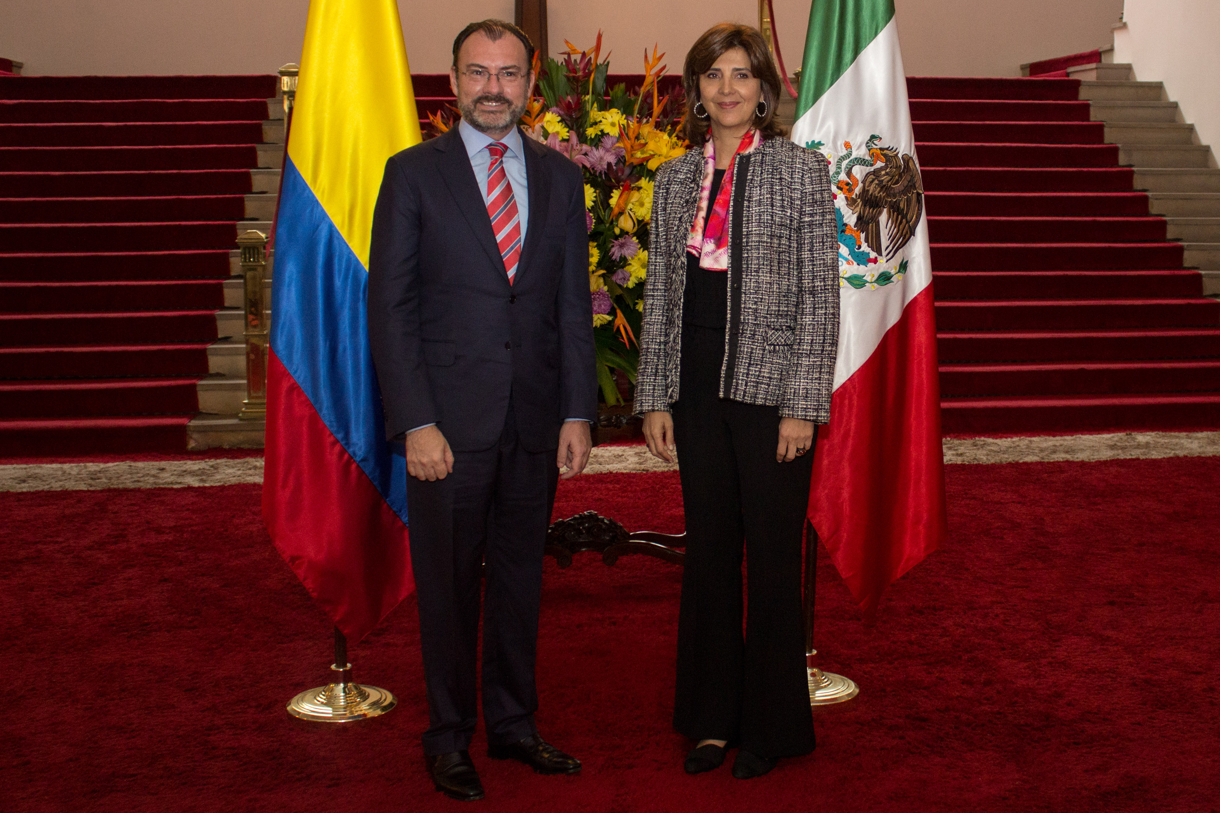 Foto oficial de la Canciller María Ángela Holguín y el Secretario de Relaciones Exteriores de México, Luis Videgaray Caso