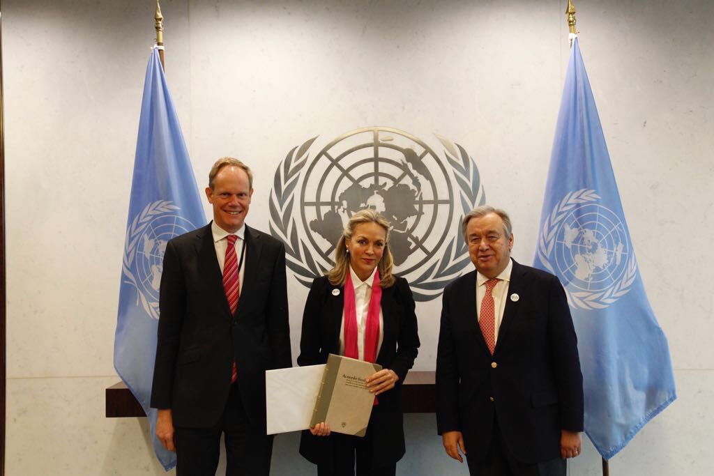 Embajadora María Emma Mejía hizo entrega del Acuerdo Final de Paz al Secretario General de Naciones Unidas y al Presidente del Consejo de Seguridad 