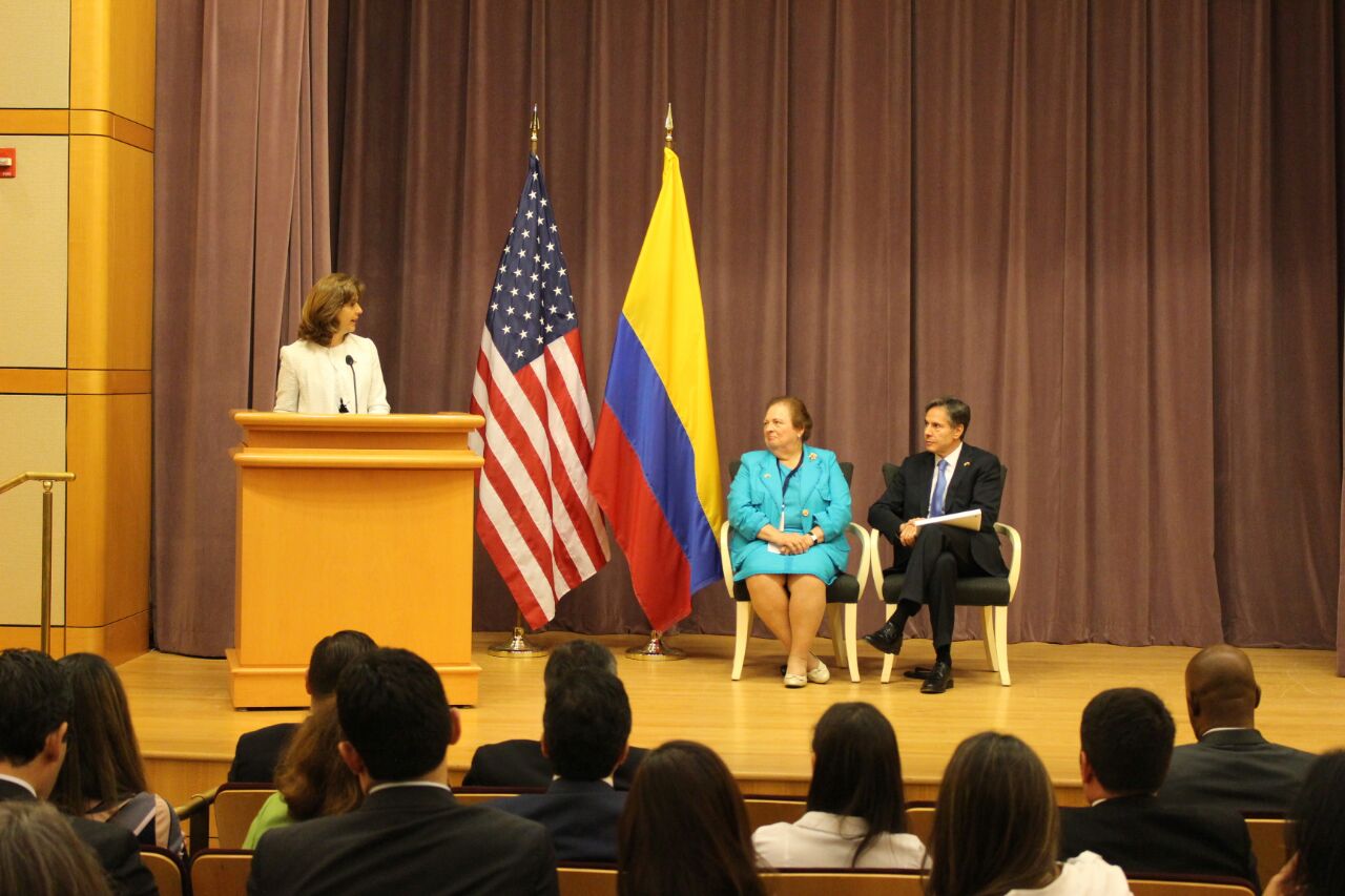 "Diálogo de Alto Nivel Colombia - Estados Unidos ha producido los resultados esperados”: Canciller María Ángela Holguín