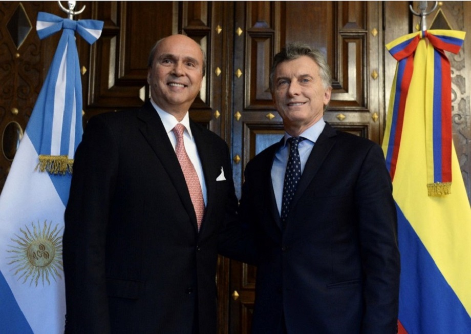 El Embajador Luis Fernando Londoño Capurro presentó cartas credenciales al Presidente de Argentina, Mauricio Macri