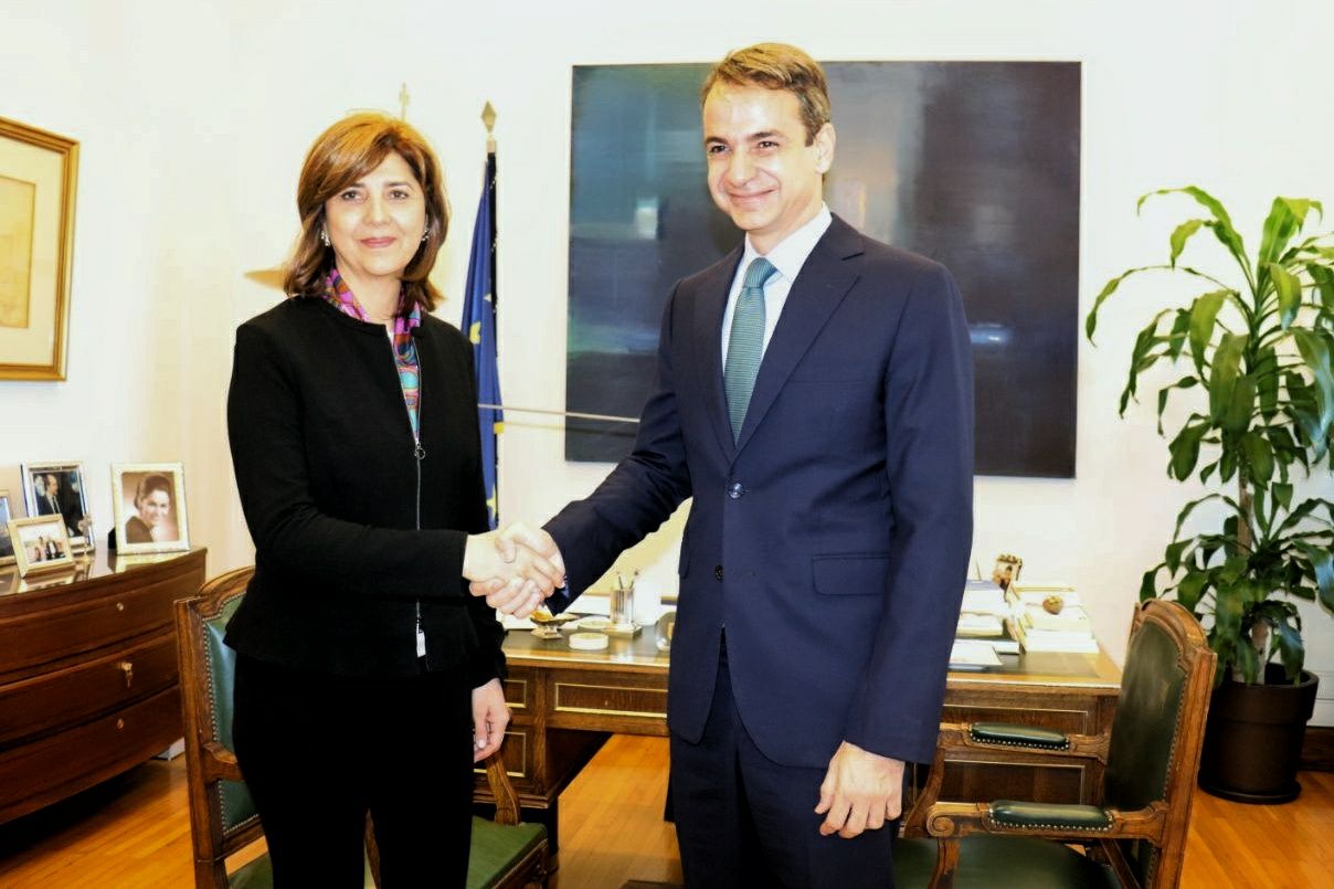 Ministra Holguín y presidente del partido Nueva Democracia de Grecia sostuvieron un encuentro en Atenas