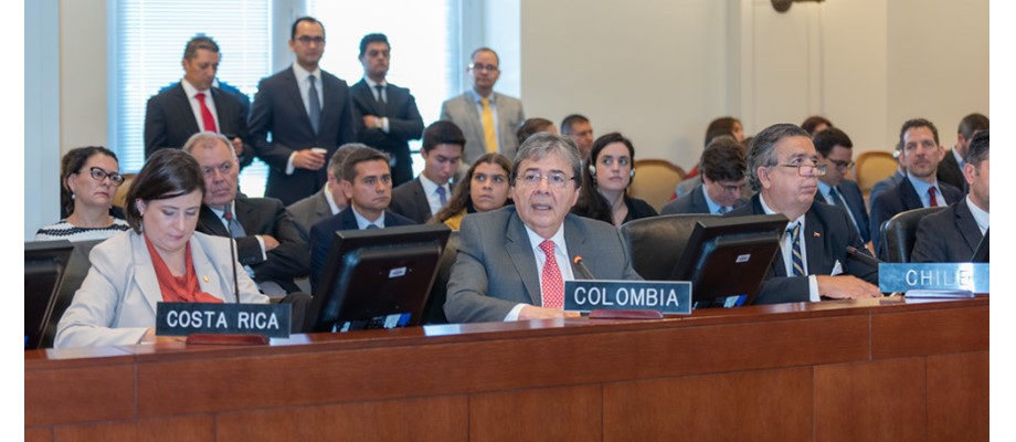 Canciller Holmes Trujillo presentó ante la OEA evidencias de vínculos del régimen de Nicolás Maduro con grupos narcoterroristas 