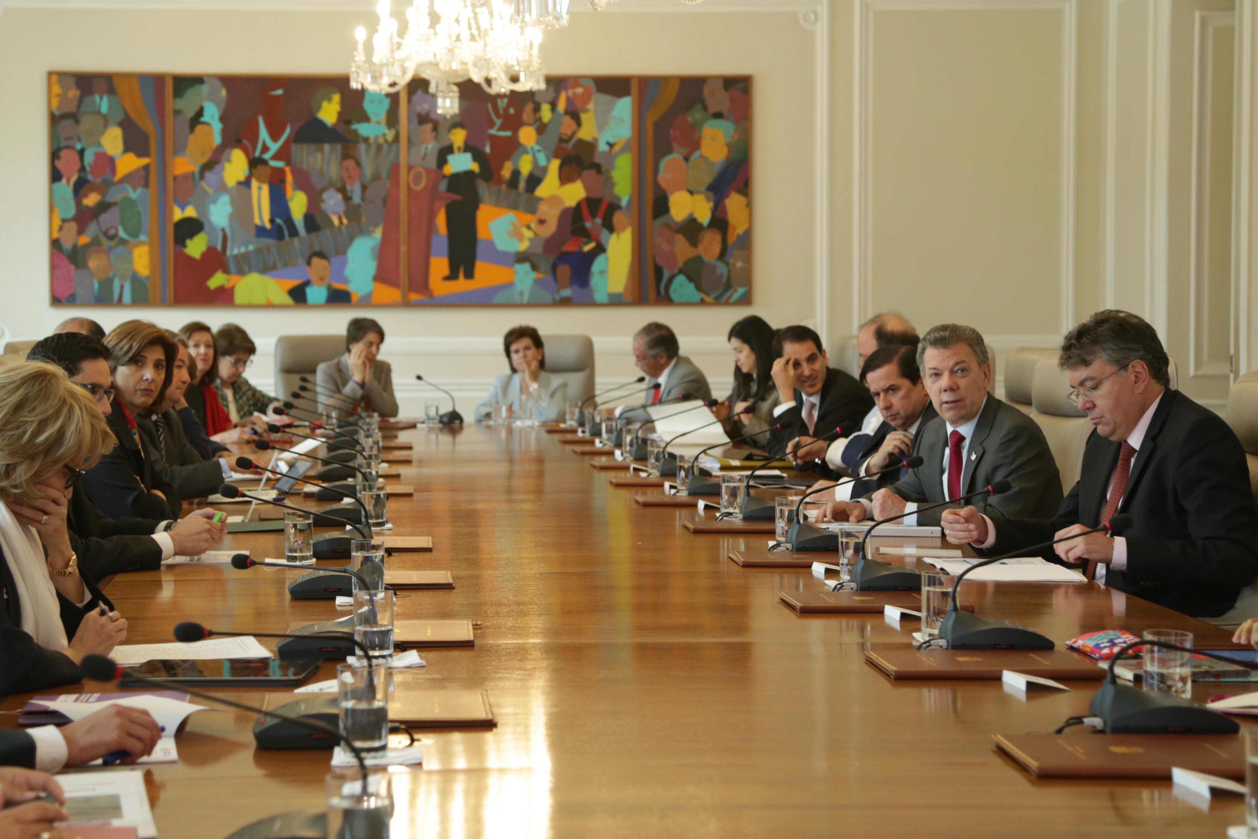 Canciller María Ángela Holguín asistió al Consejo de Ministros 