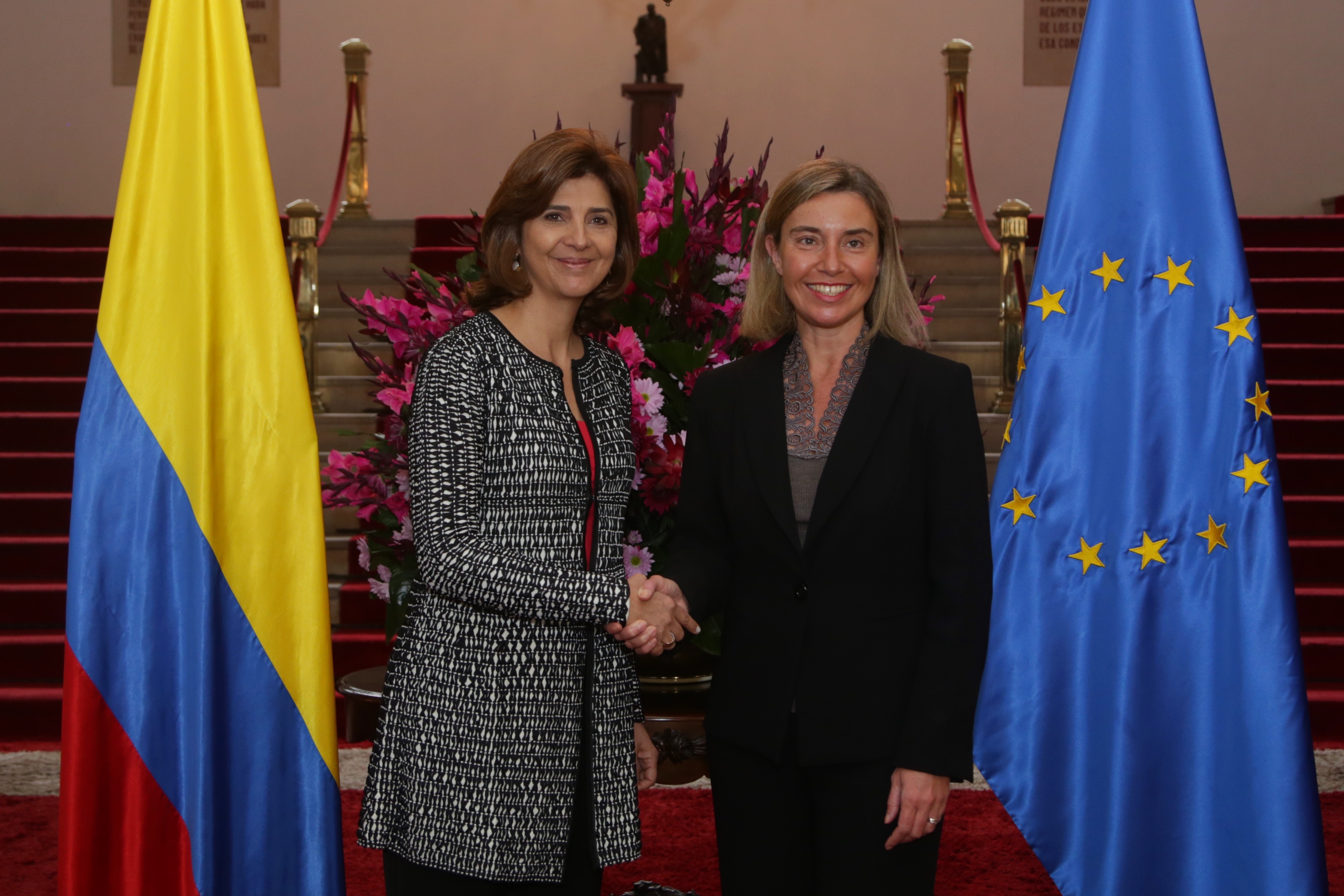 Canciller María Ángela Holguín se reunió con la Alta Representante para Asuntos Exteriores y Política de Seguridad, y Vicepresidente de la Comisión Europea, Federica Mogherini