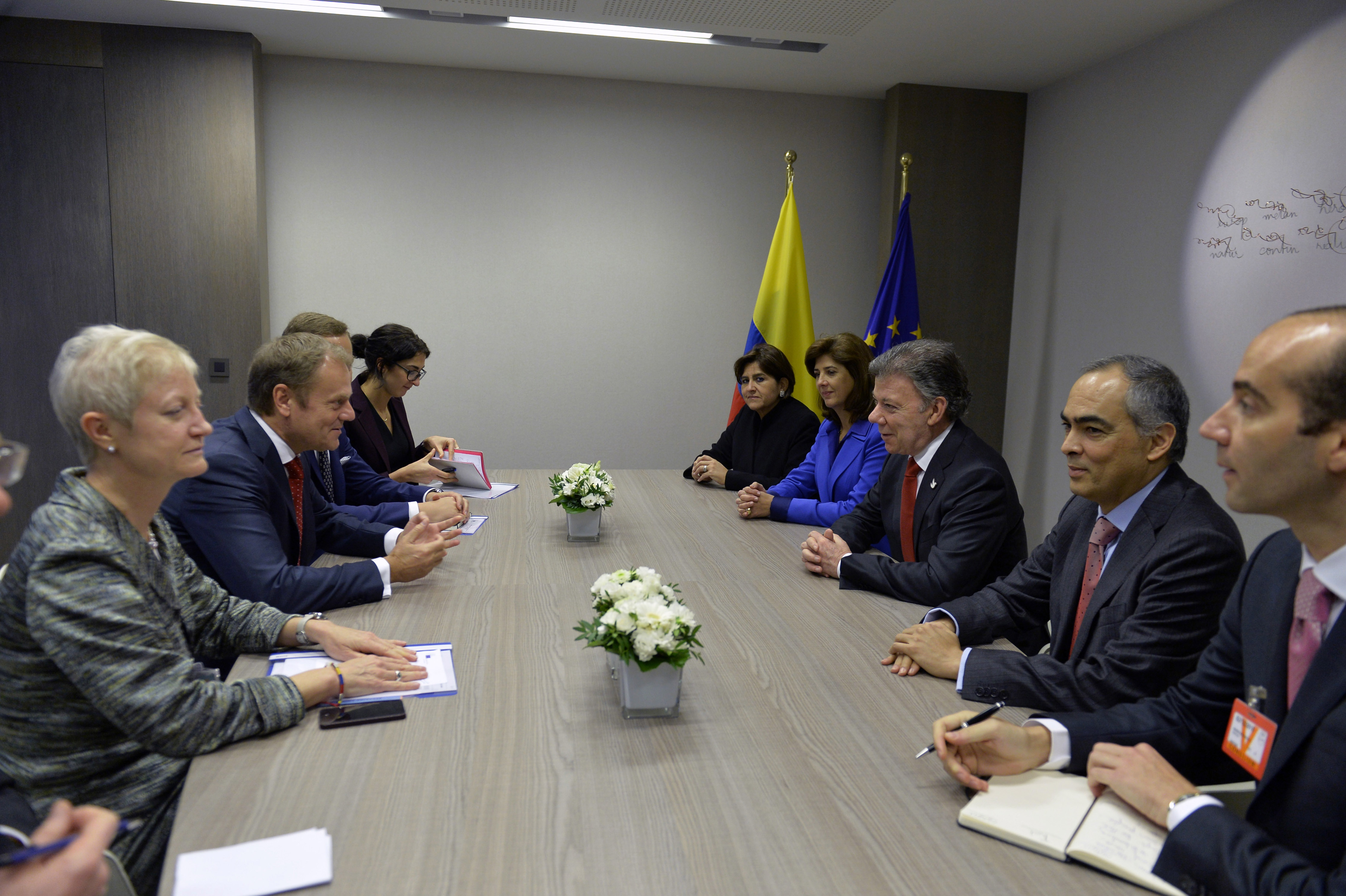 Presidente Santos y Canciller Holguín se reunieron, en Bruselas con el Presidente del Consejo Europeo, Donald Tusk