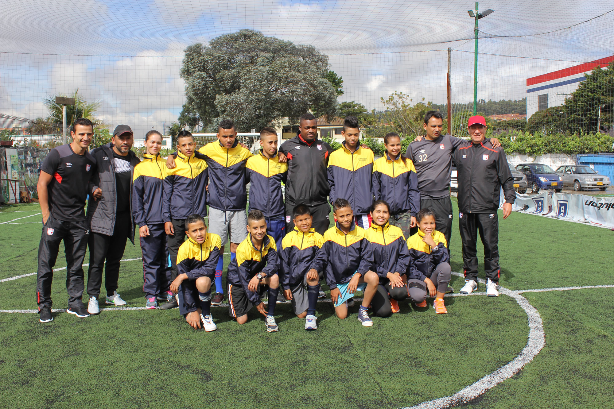 Antes de viajar a intercambio deportivo en Alemania, niños de veredas de Antioquia intervenidas en el marco del posconflicto entrenaron con futbolistas del Club Independiente Santa Fe
