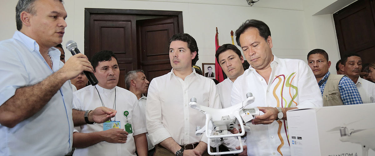 Alt: Cancillería entrega drones a municipios fronterizos de Norte de Santander  