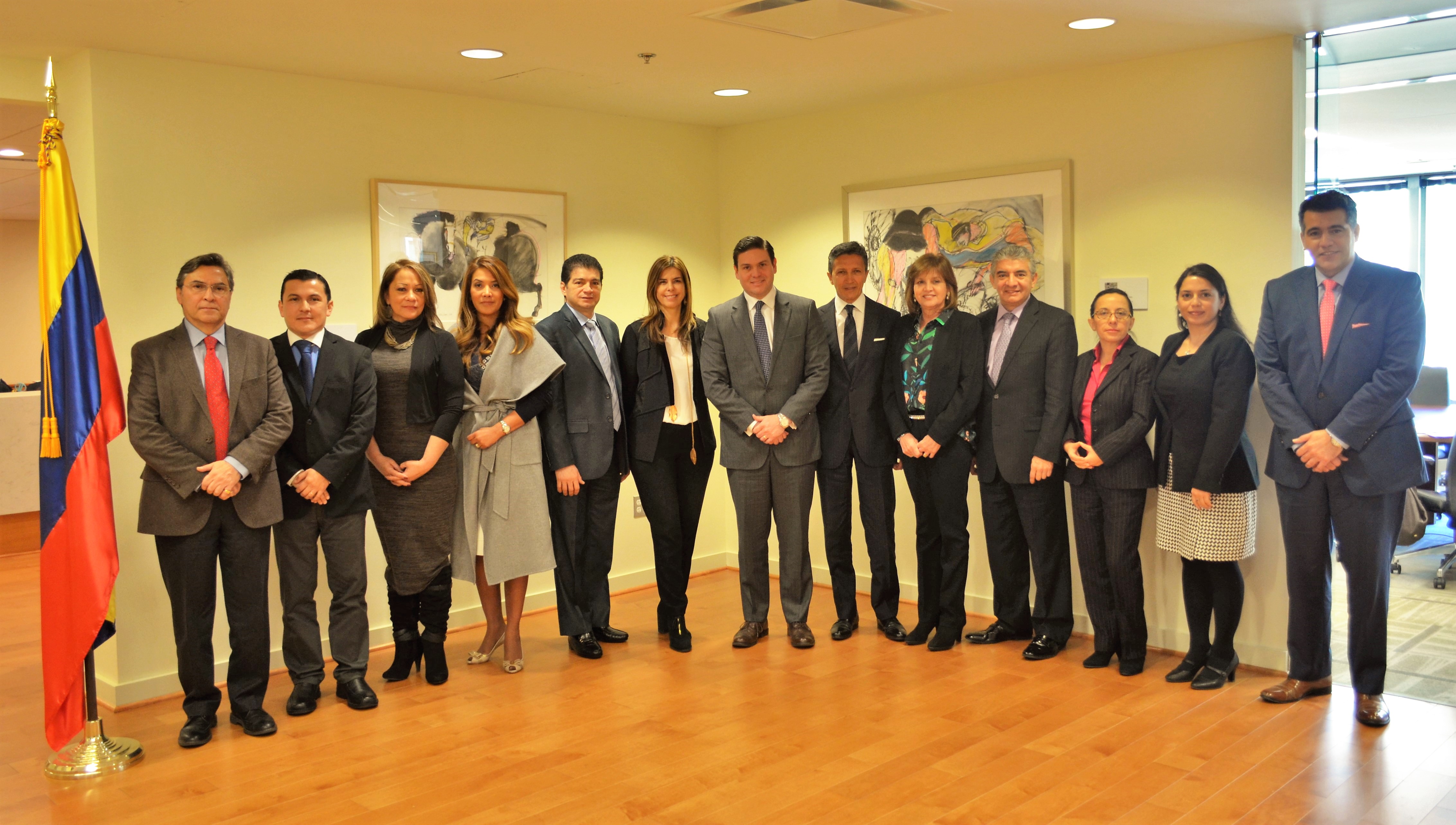  El Embajador Pinzón recibió en Washington a los cónsules colombianos 