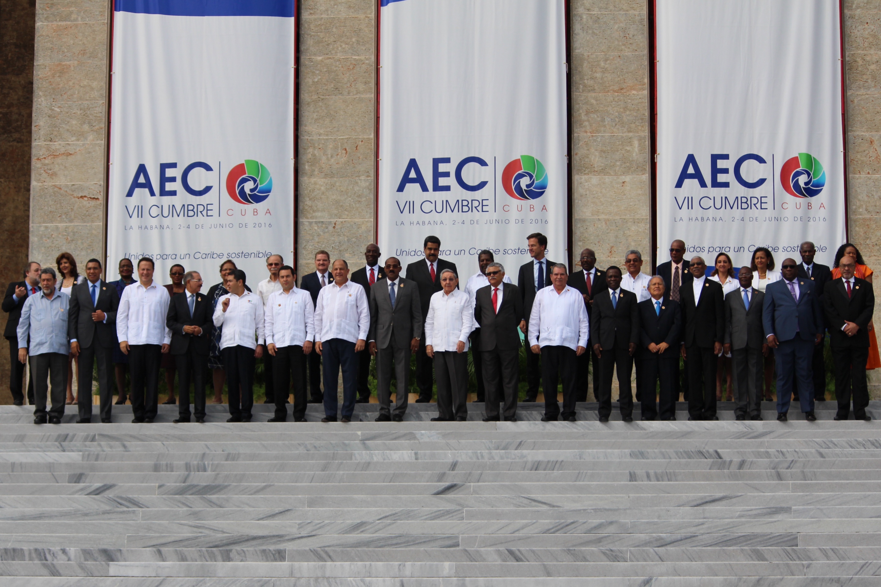 Foto oficial de la VII Cumbre de Jefes de Estado y de Gobierno de la Asociación de Estados del Caribe