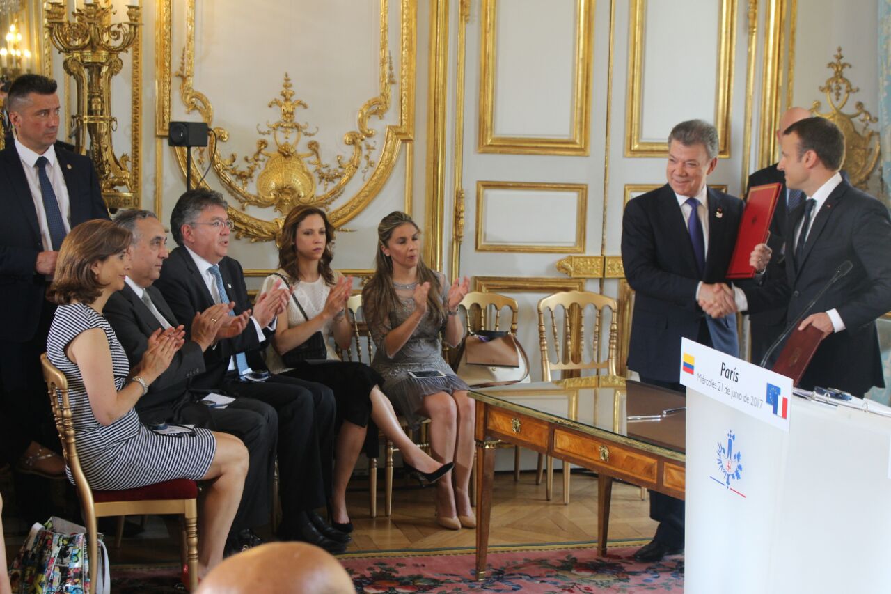 Presidentes Juan Manuel Santos y Emmanuel Macron suscribieron la Declaración de Intención relativa a la cooperación en apoyo a la implementación de los Acuerdos de Paz 