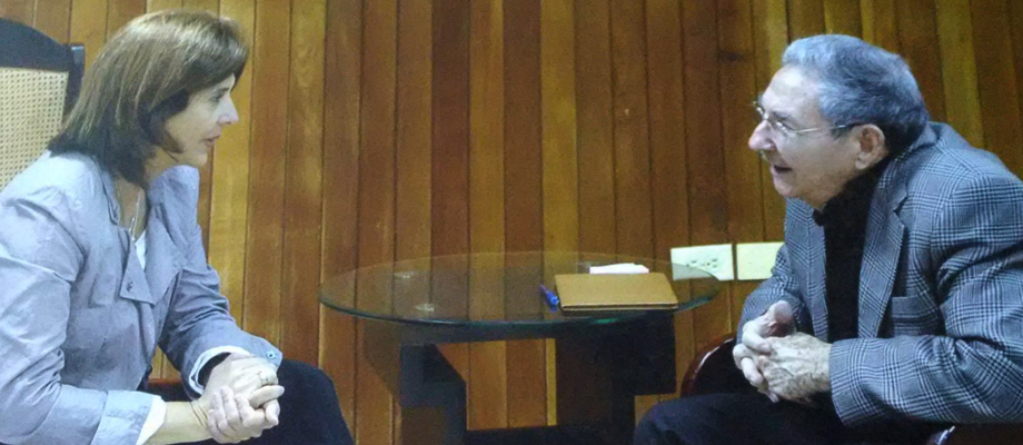 Canciller colombiana, María Ángela Holguín, se reunió con el Presidente de Cuba, Raúl Castro