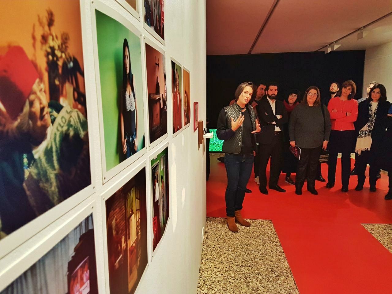 Ministra María Ángela Holguín asistió a la exposición ‘Attaches’ en la Cité internationale des arts