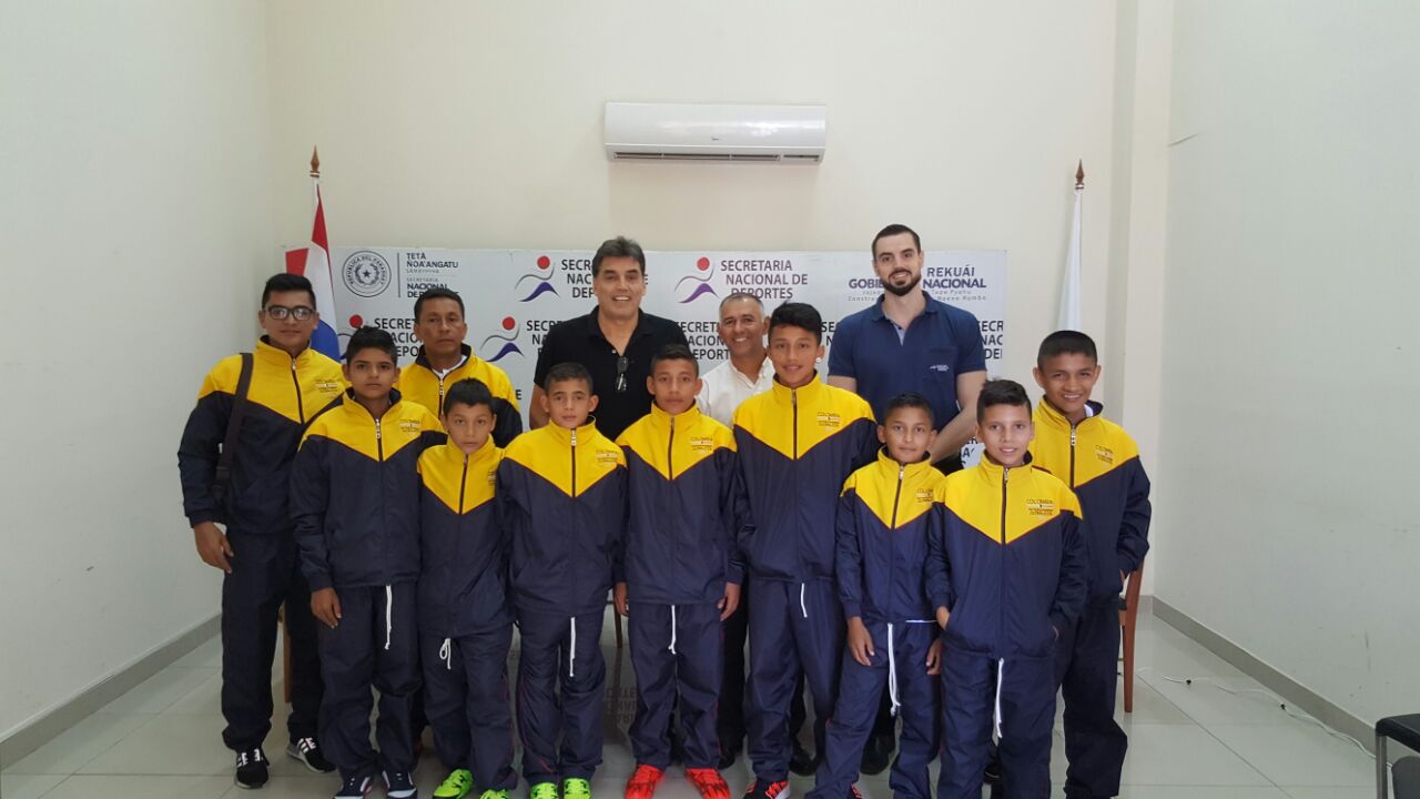 8 jóvenes de Chaparral y Puerto Asís participan de intercambio de Futsal-FIFA en Paraguay