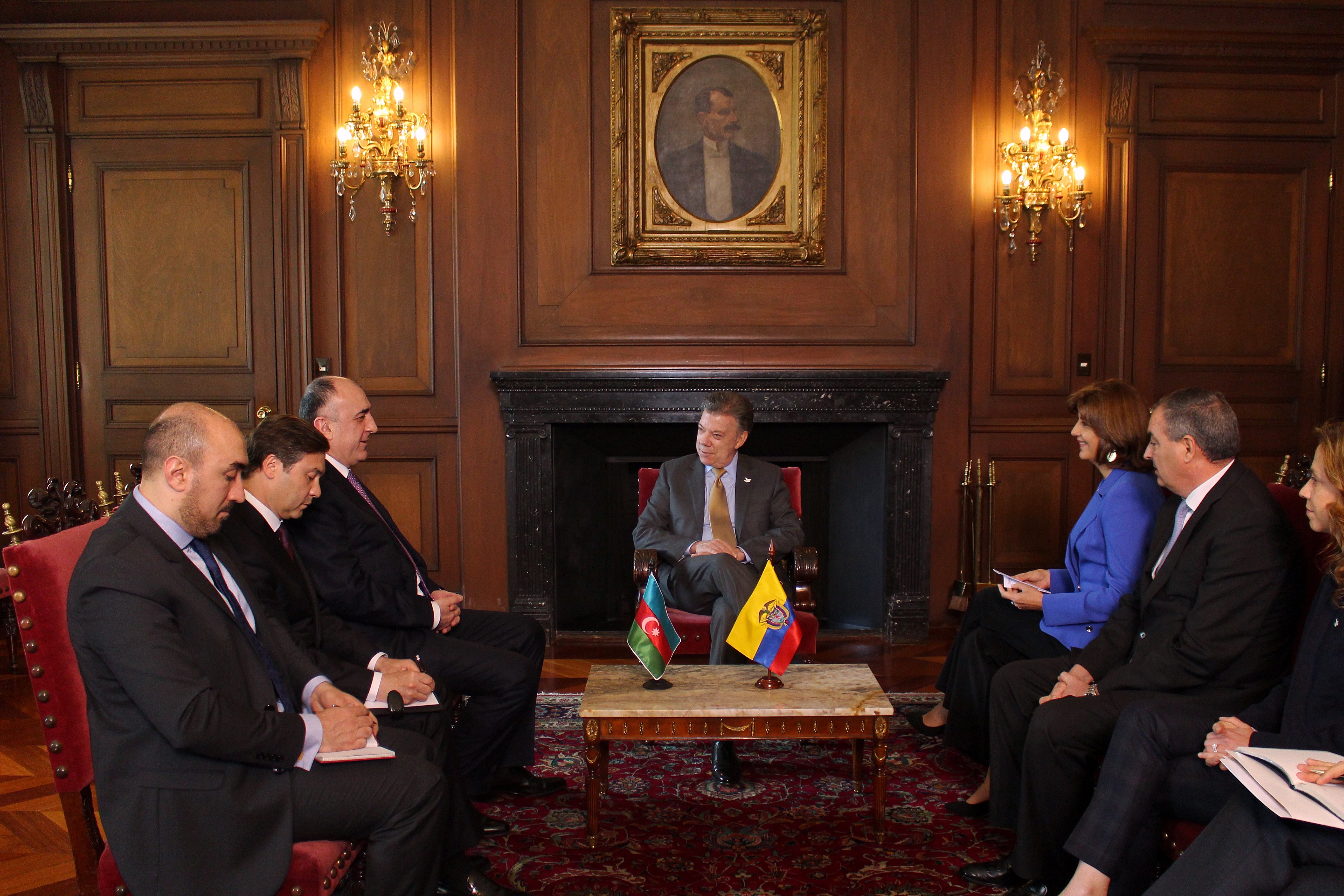 En compañía de la Ministra Holguín, Canciller de Azerbaiyán se reunió con el Presidente Santos