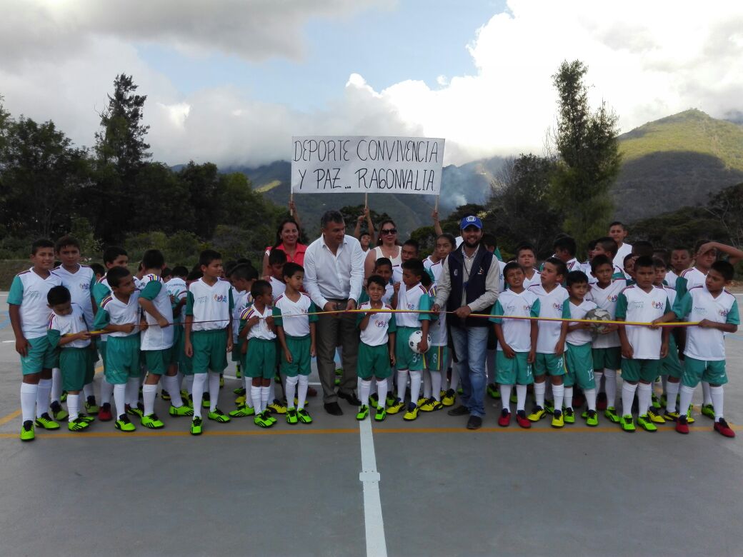 Cancillería inauguró placa polideportiva y entregó uniformes a beneficiarios del Programa Deporte, Convivencia y Paz en Ragonvalia