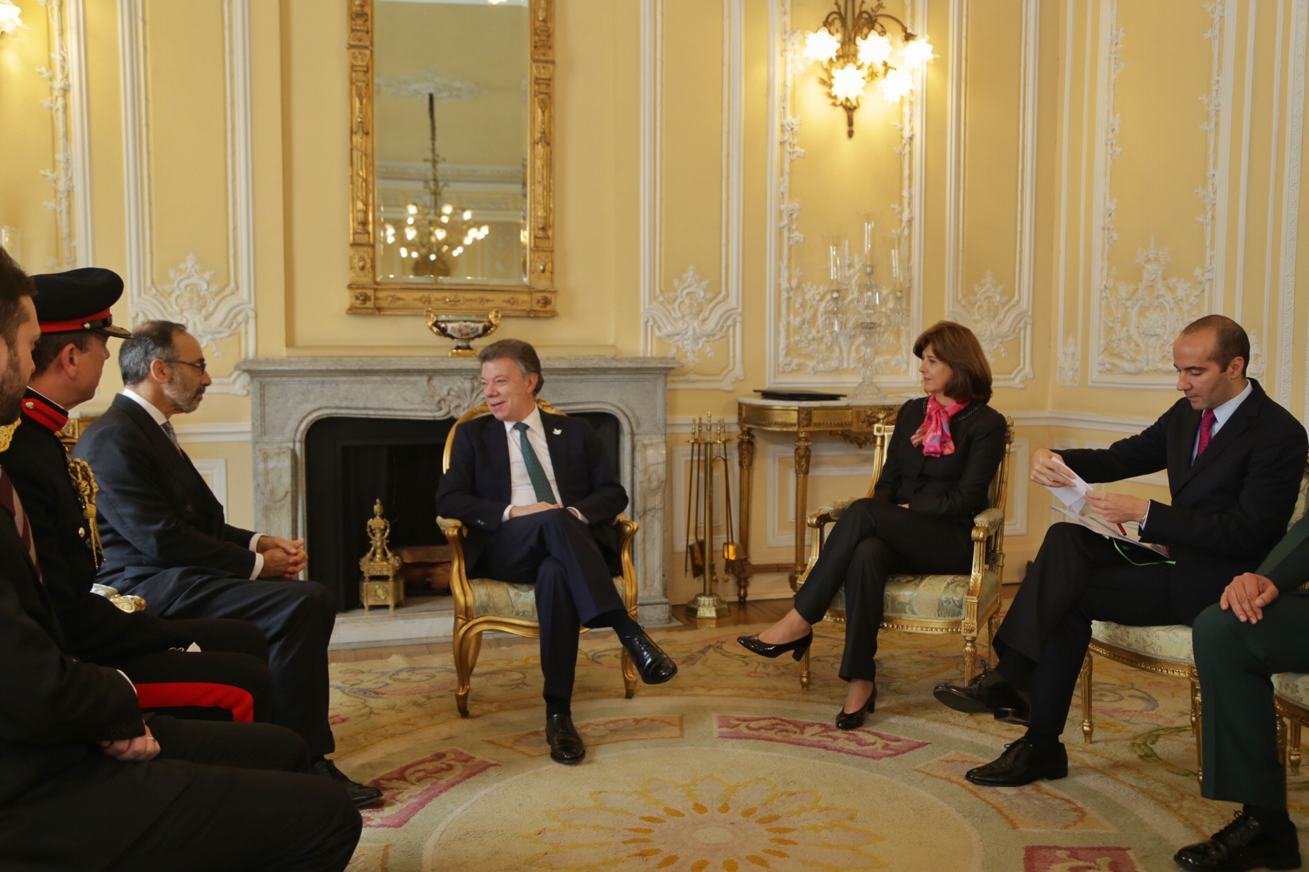 Presidente Santos y Canciller Holguín recibieron Cartas Credenciales del Embajador del Reino Unido de Gran Bretaña e Irlanda de Norte en Colombia