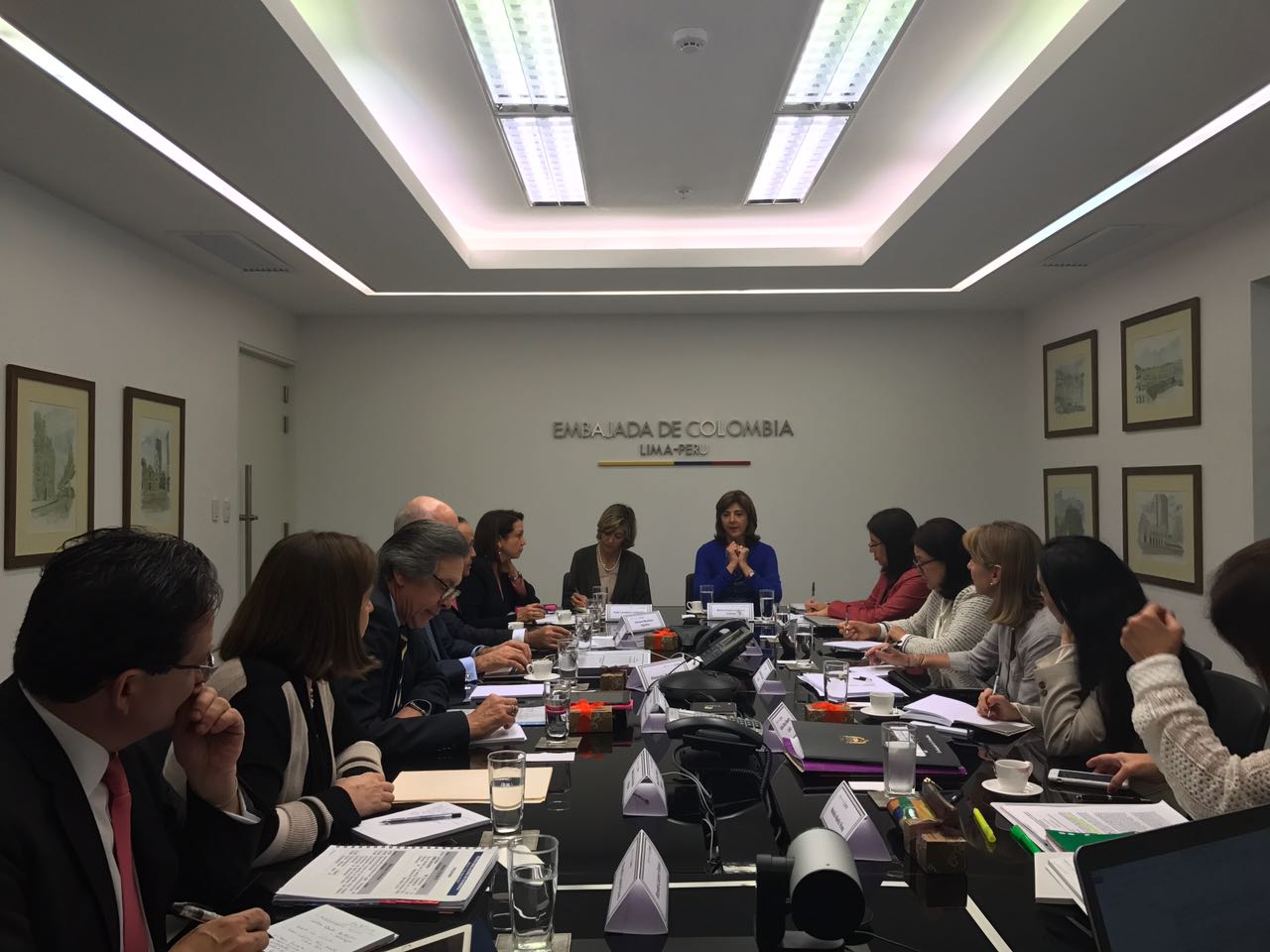 En Lima, la Canciller María Ángela Holguín se reúne con Embajadores de Colombia en Suramérica