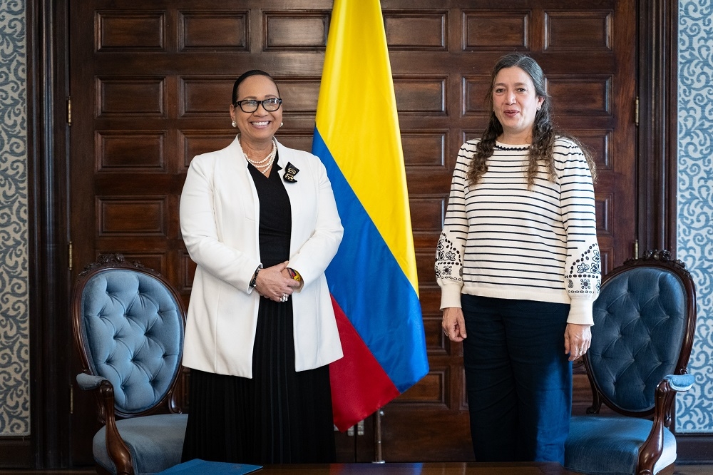 Viceministra de Asuntos Multilaterales, Elizabeth Taylor, se reunió con la nueva directora del Centro Regional para el Fomento del Libro en América Latina y el Caribe, Margarita Cuéllar Barona 