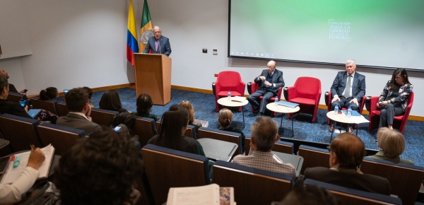 La Primera Cátedra Clemencia Forero Ucrós fue escenario para reafirmar el papel de Colombia en temas como paz y medio ambiente, además del liderazgo que está consolidando en la región