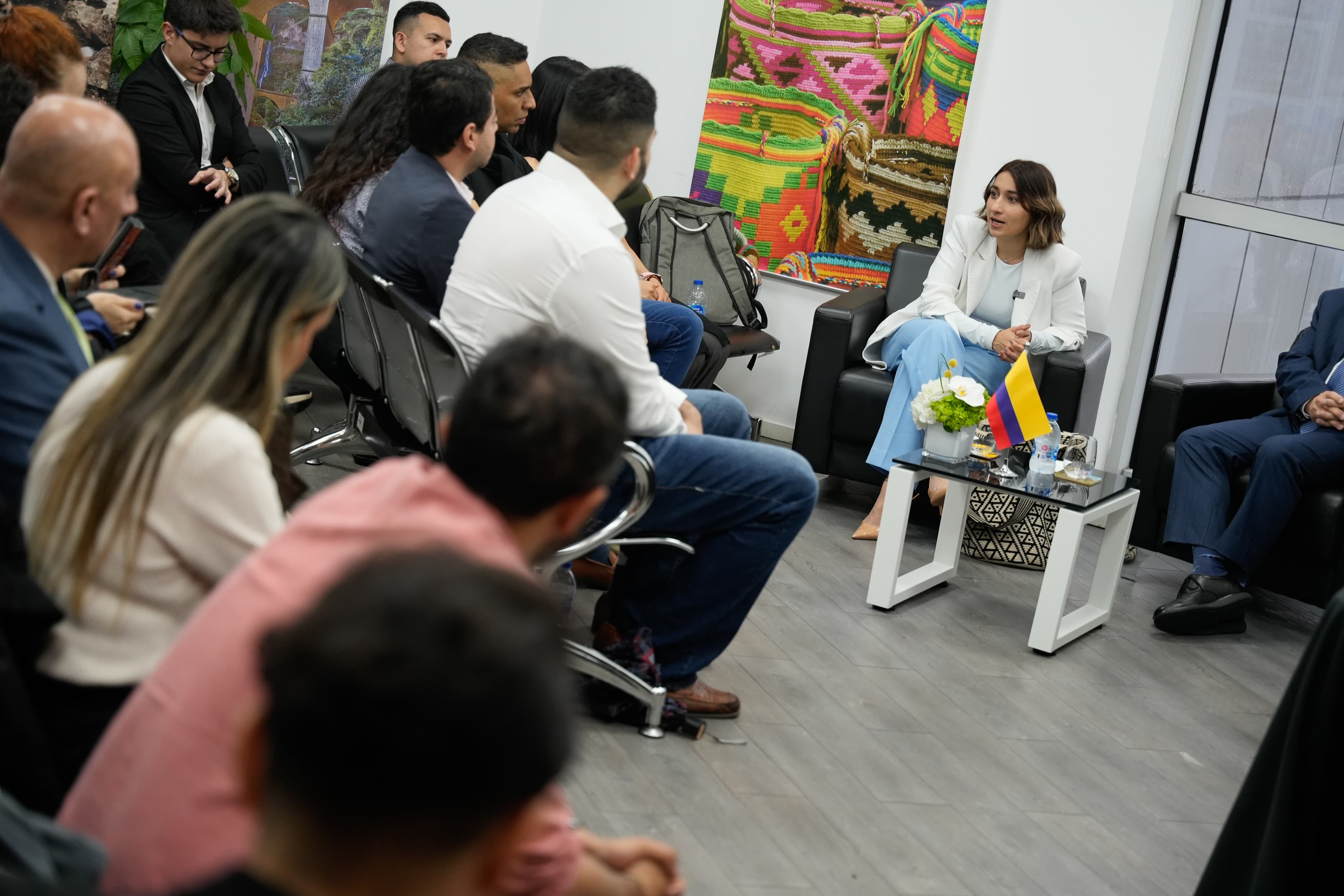 "Un puente de conocimiento entre Colombia y China": Canciller Laura Sarabia propone crear un Centro de Pensamiento para acercar a los dos países