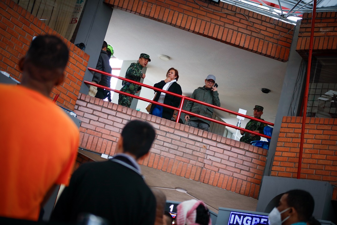 El Gobierno Colombiano garantiza la atención digna de los connacionales deportados por Ecuador