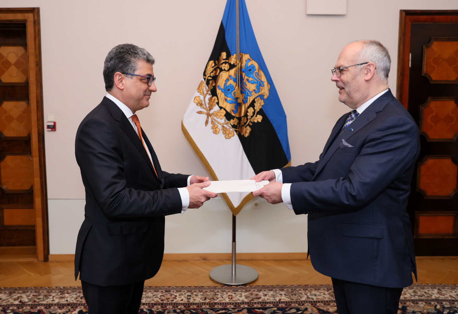 Embajador de Colombia Assad Jater presenta sus cartas credenciales ante el Jefe de Estado de Estonia 