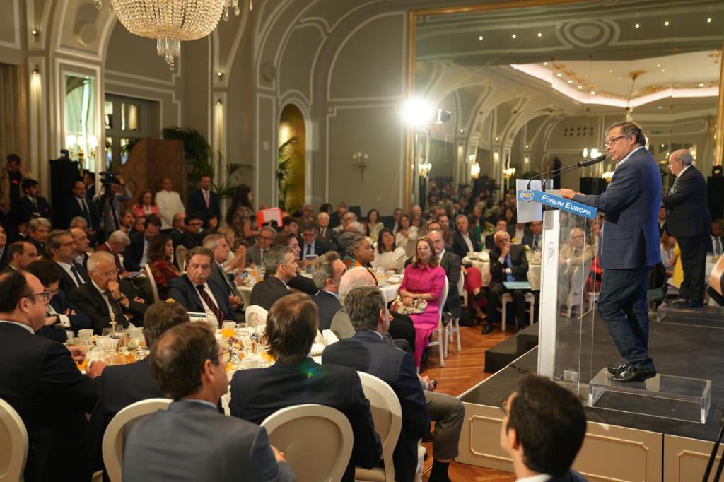 Presidente Petro propone una alianza sostenible entre Europa y América Latina para energía limpia y economía descarbonizada