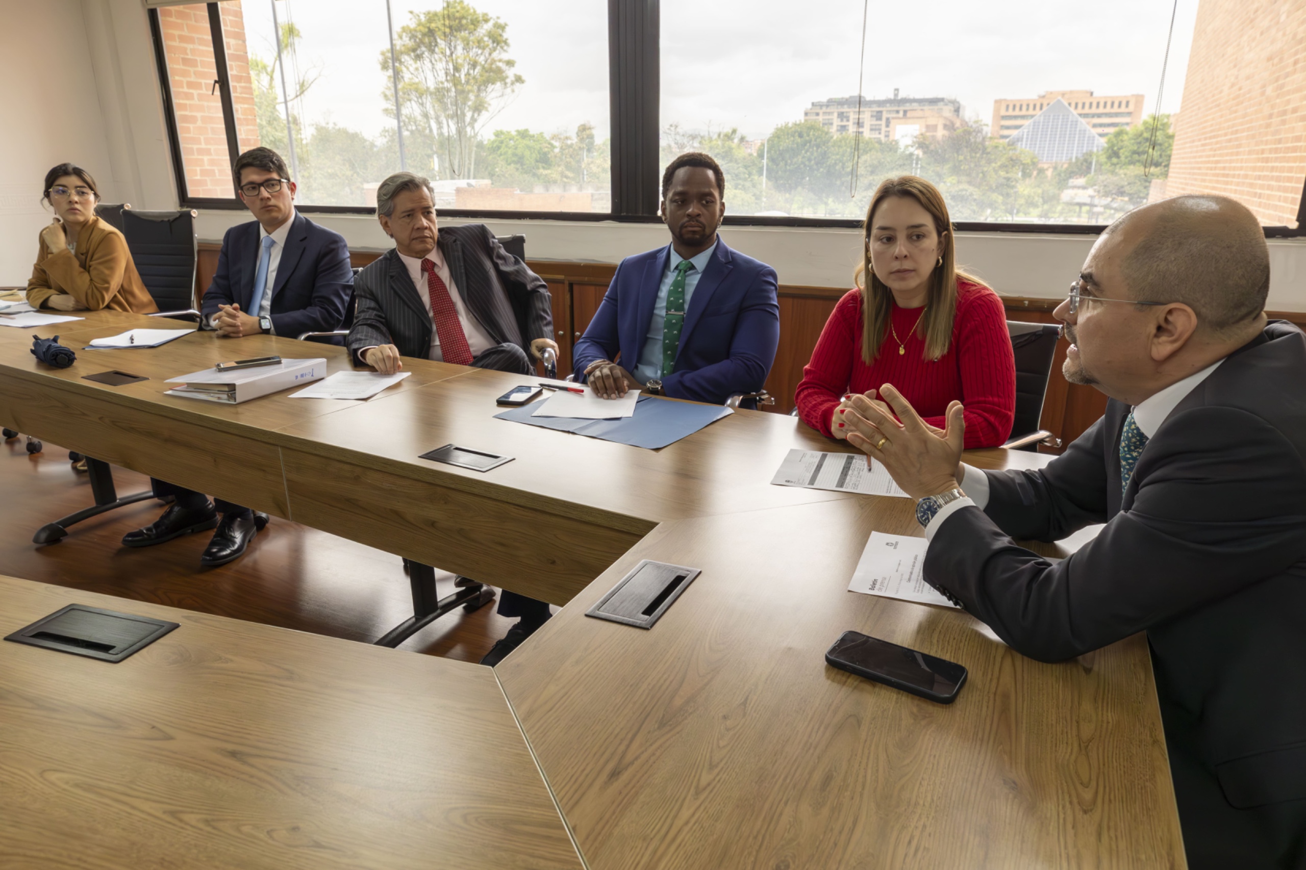 Cancillería y Registraduría fortalecen coordinación electoral con miras a los comicios de 2026